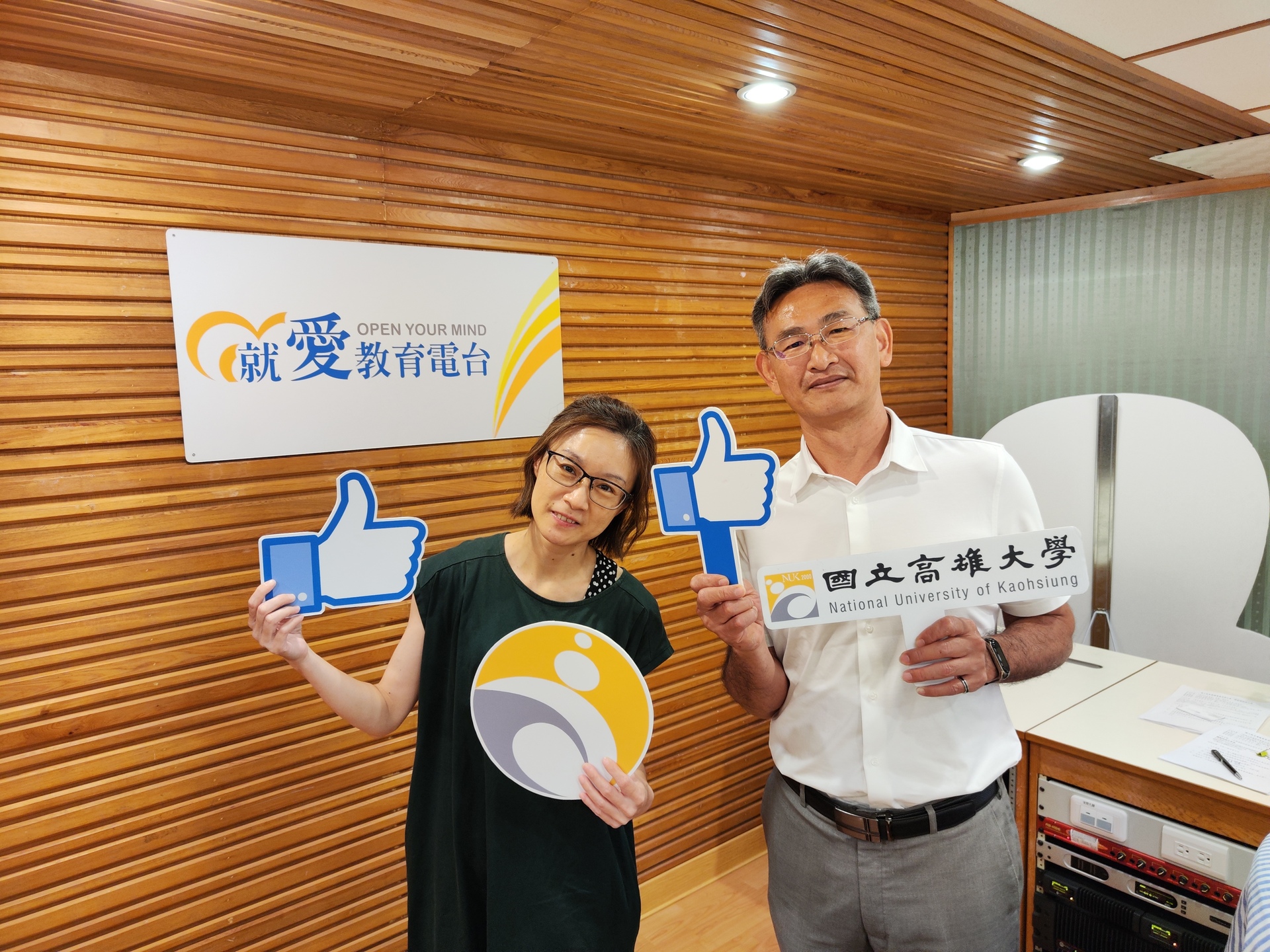 高雄大學運動健康及休閒學系系主任張志成接受專訪05