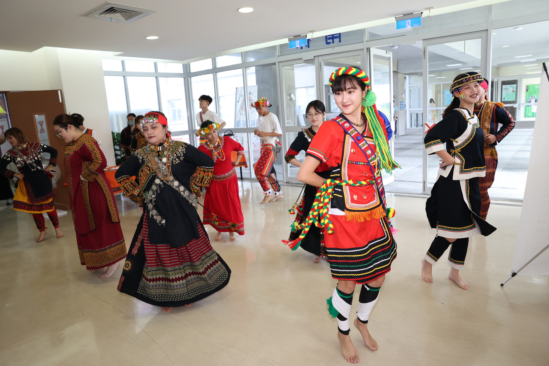 National University of Kaohsiung (NUK) held the opening ceremony of the "Indigenous Students Resources Center" on the 18th. 009
