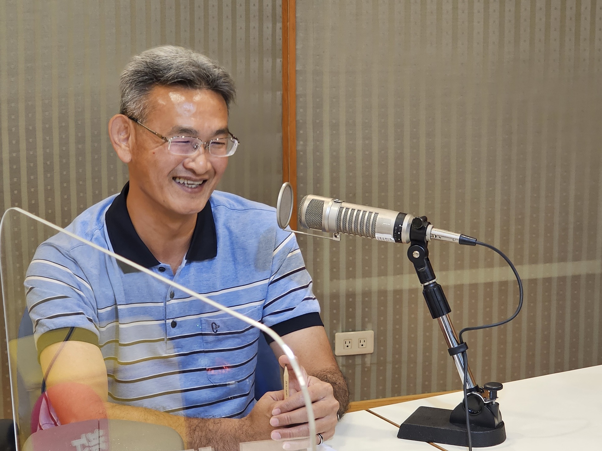 國立高雄大學運動與健康休閒學系系主任張志成受訪剖析（Covid-19）疫後運動科技往個人化、互動性、虛擬化與娛樂性方向發展004