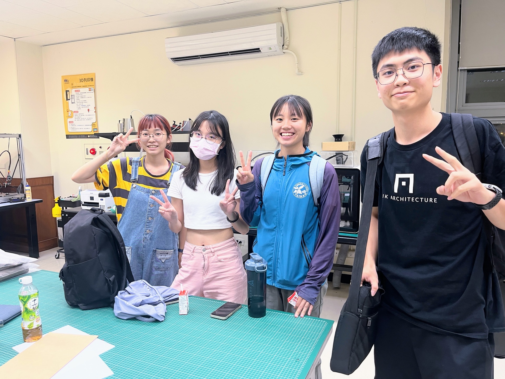 112-2學期「Be a Maker 成為創客玩家」工作坊圓滿落幕，學員創意作品令人驚豔