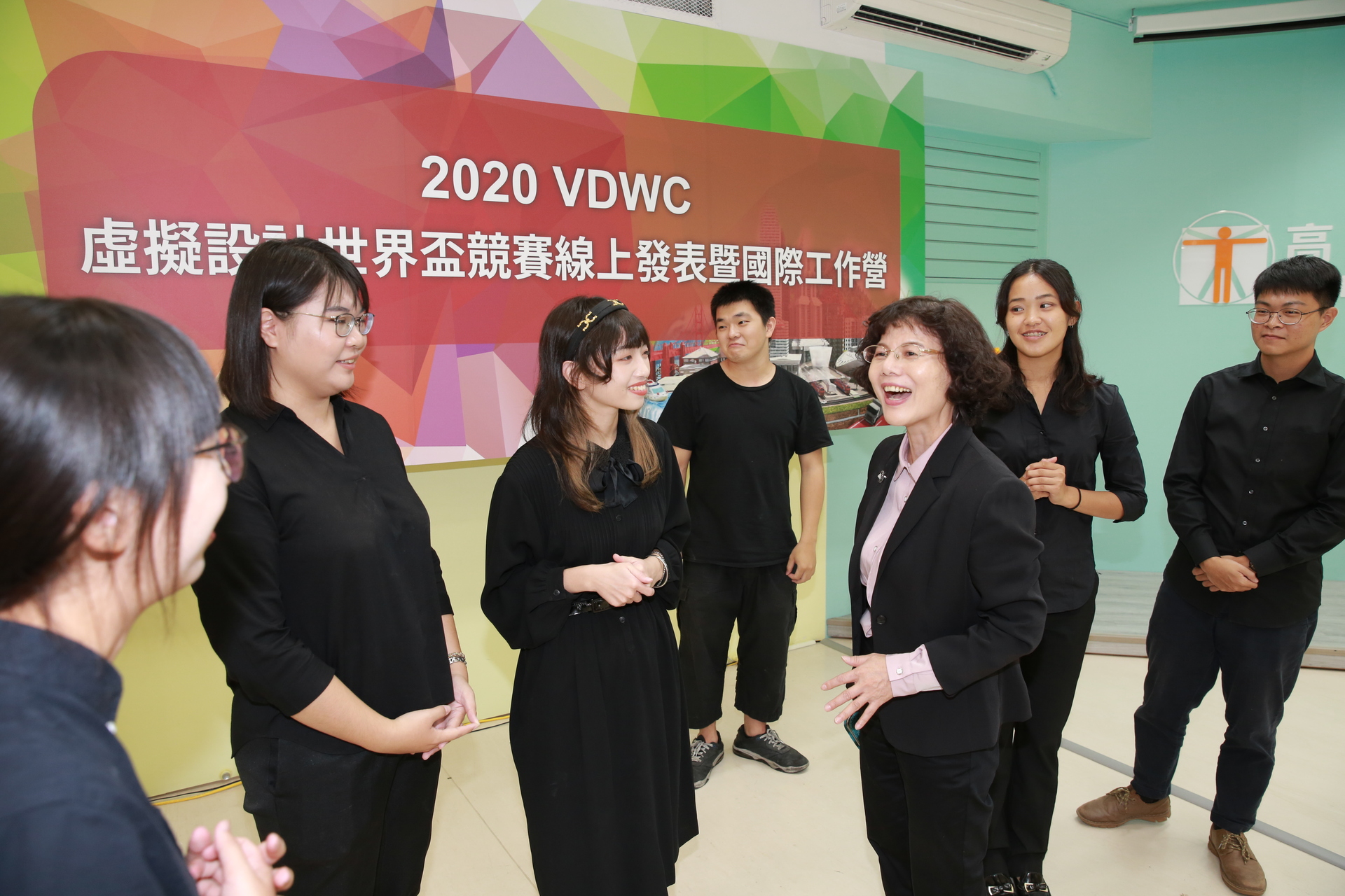 校長陳月端肯定建築系學生表現1圖片