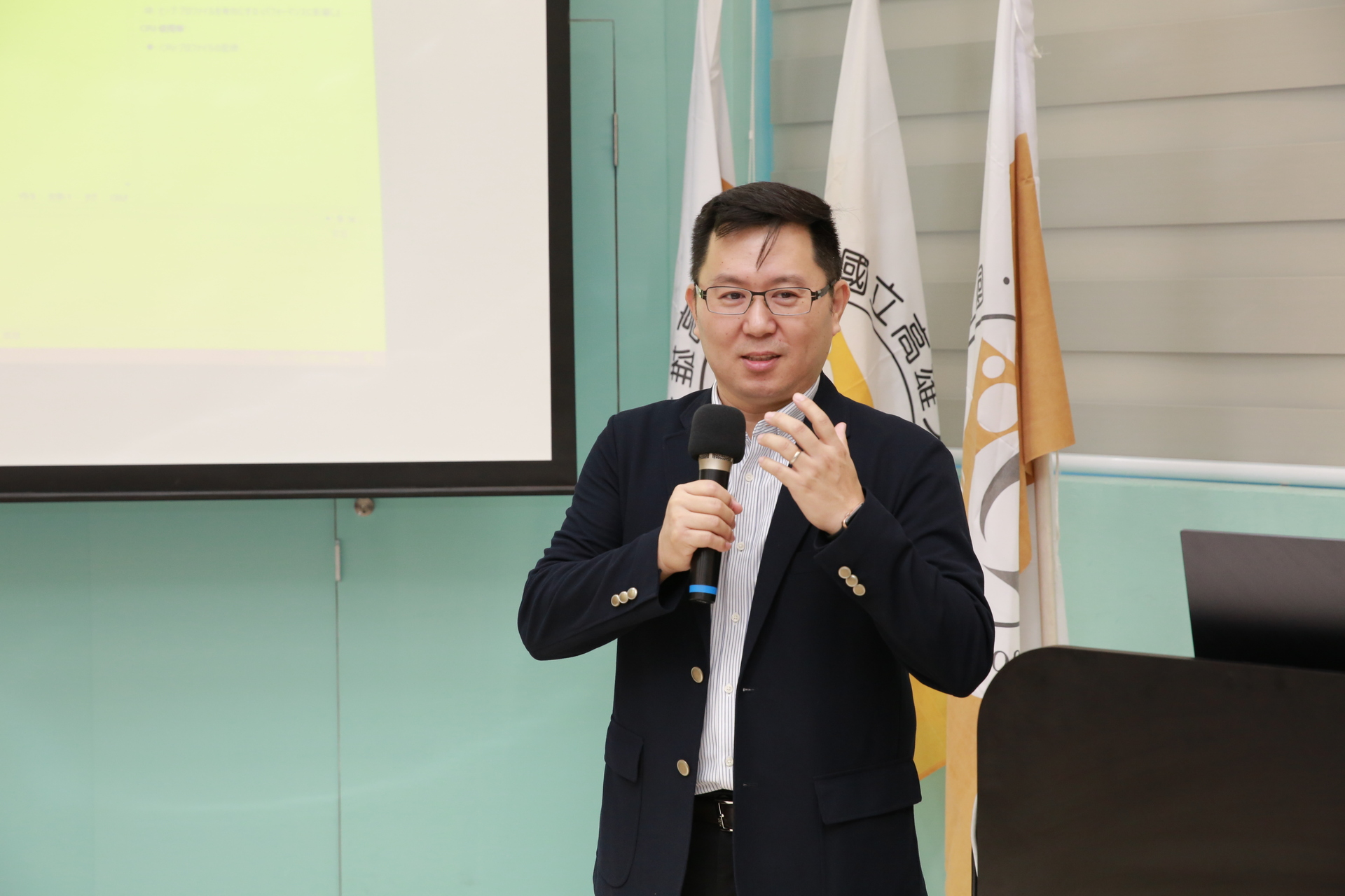 參賽指導老師、建築系副教授兼推教中心主任陳怡兆圖片