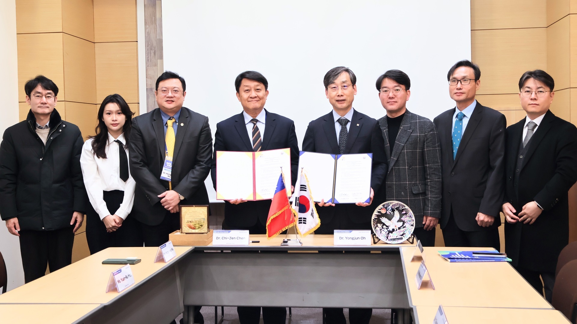 President Chi-Jen Chen and Vice President of Administration Hsing-Hao Wu Achieve Remarkable Results in South Korea Exchange 001Image