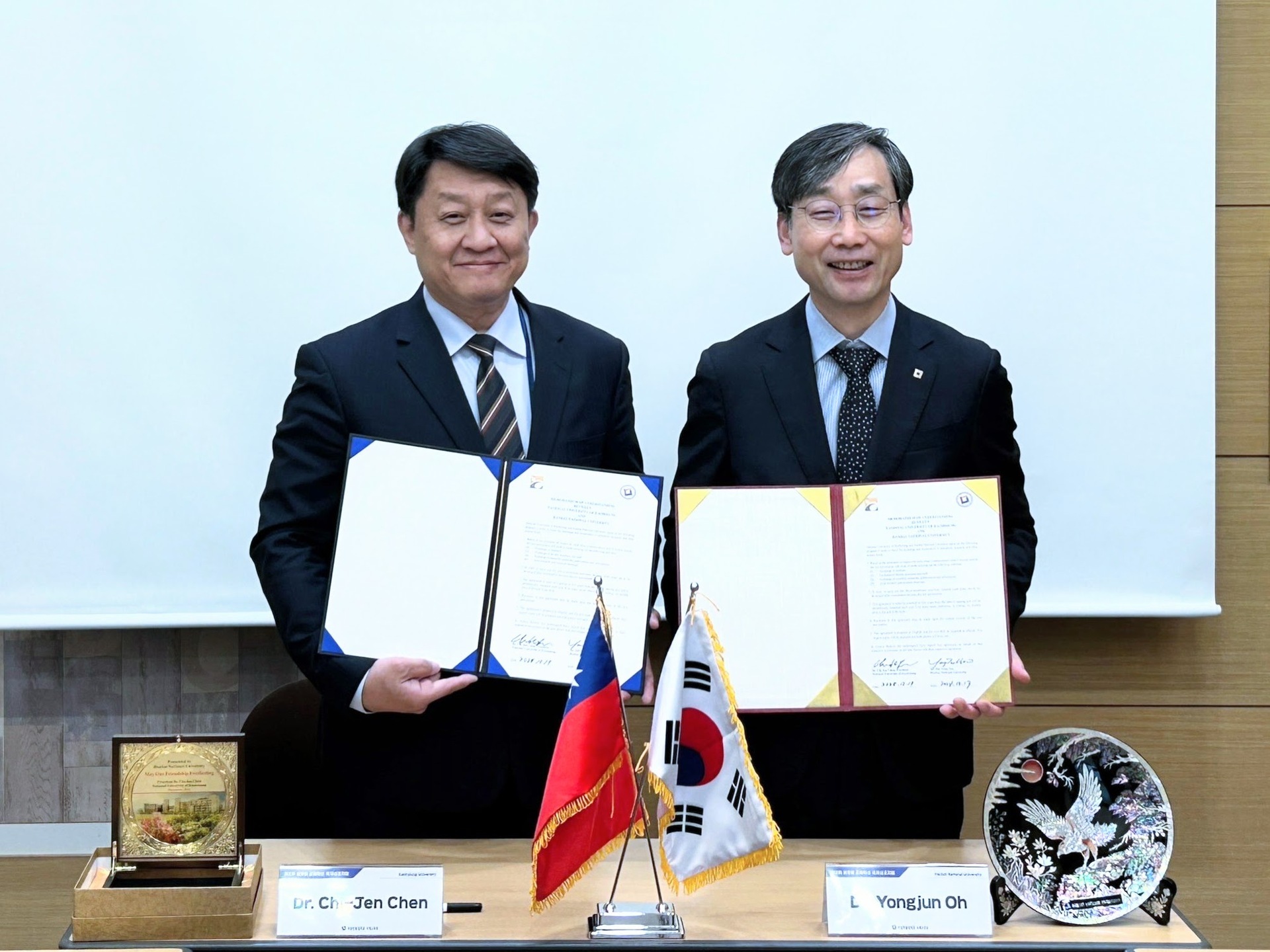 President Chi-Jen Chen and Vice President of Administration Hsing-Hao Wu Achieve Remarkable Results in South Korea Exchange 002Image