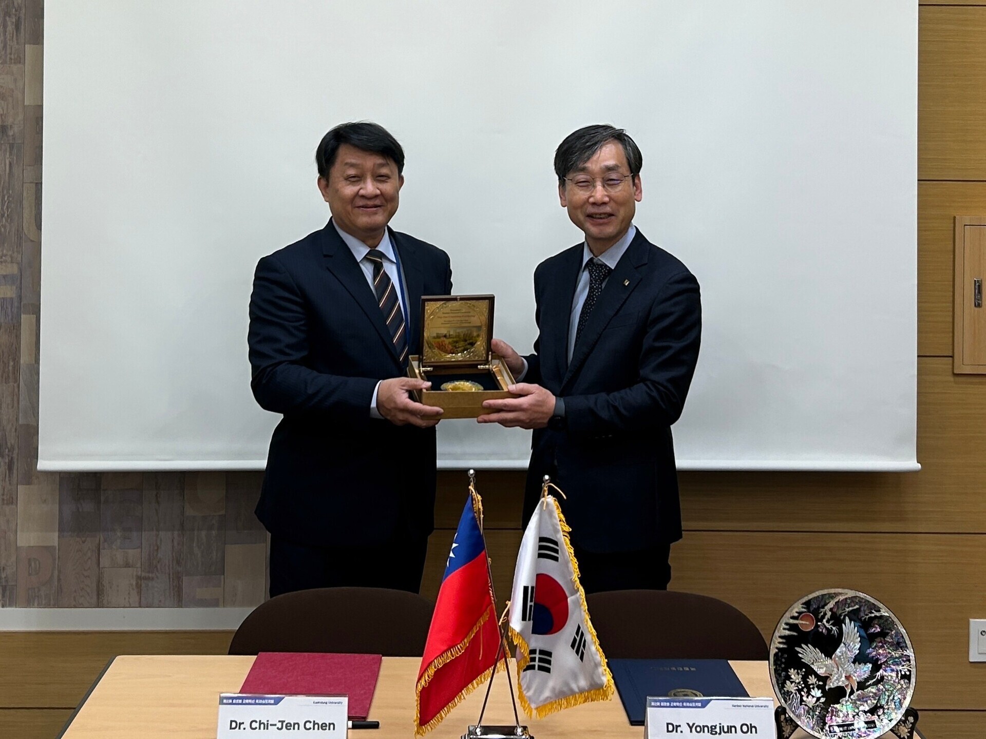 President Chi-Jen Chen and Vice President of Administration Hsing-Hao Wu Achieve Remarkable Results in South Korea Exchange 008Image