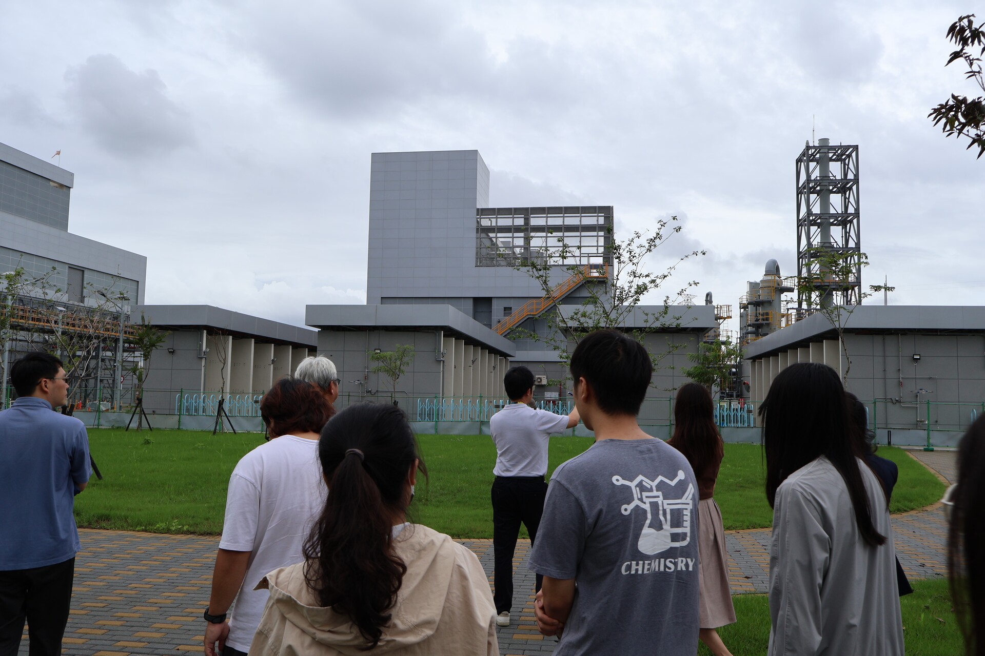 學術副校長莊琇惠帶領師生參訪台灣默克高雄半導體科技旗艦園區005