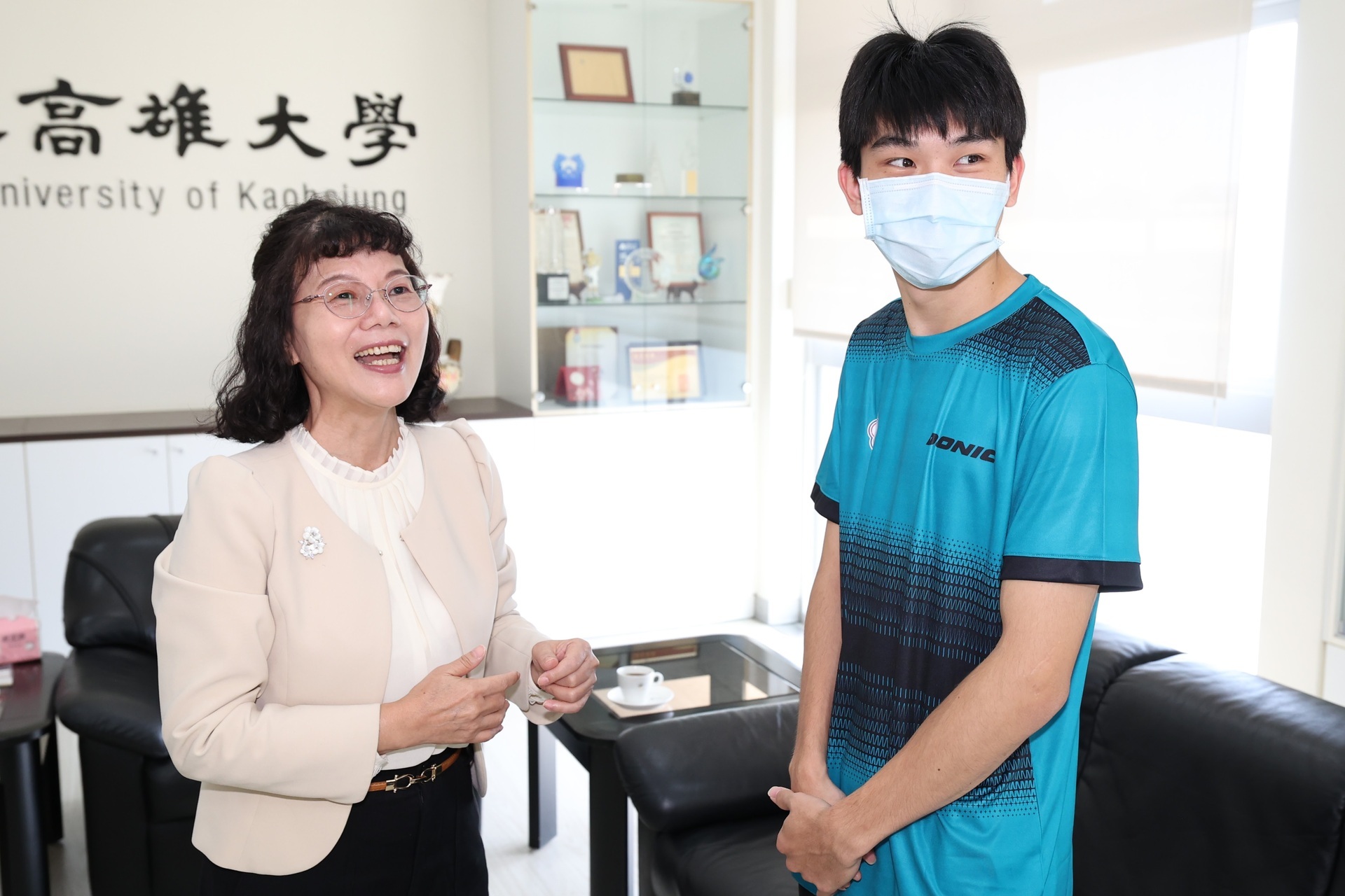 NUK President Chen Yueh-Dua received students who represented Taiwan at the "2022 4th Asian Para Games (APG) in Hangzhou".Image