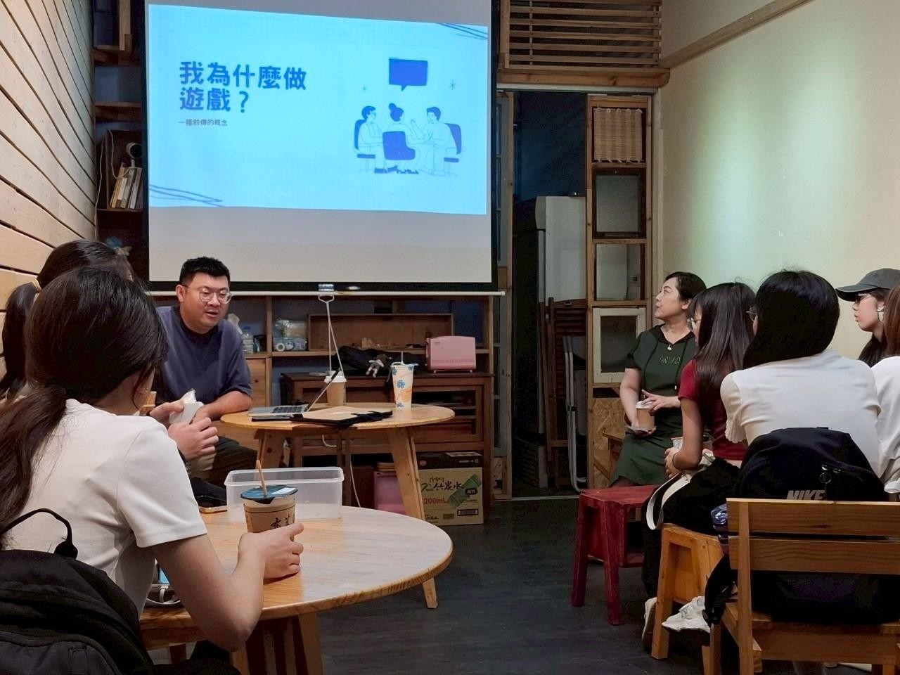 創新學院「社會設計與方案規劃」課程師生走訪台南，體驗遊戲式文史教育魅力006