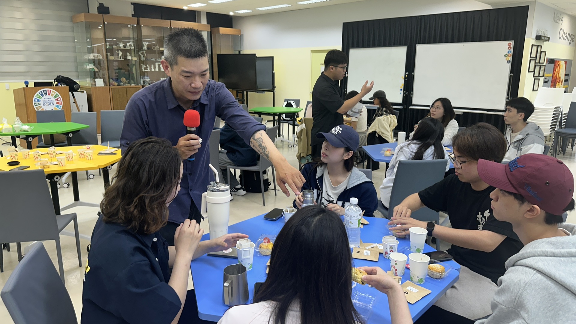 學務處《創業新手村》結合實作引導職涯思考004