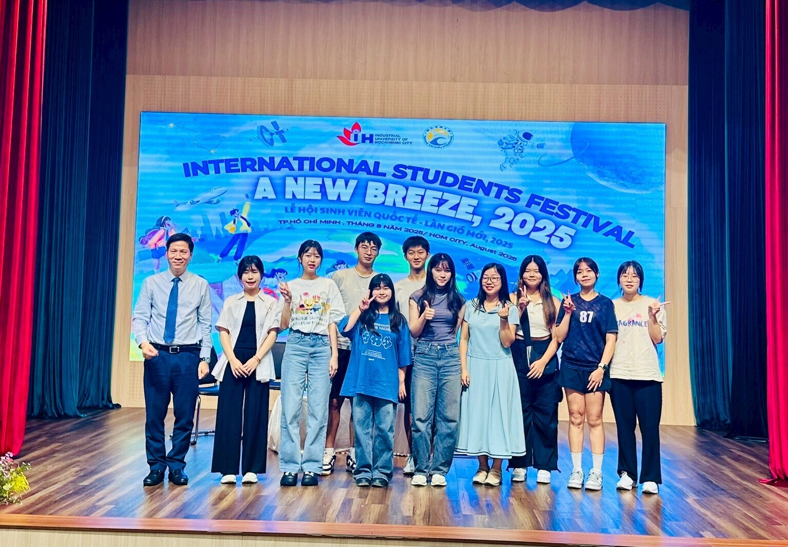 Associate Professor Trần Thị Lan of the Department of East Asian Languages and Literature Presents the Outcomes of the Faculty-Student Exchange Visit to Vietnam. 001Image