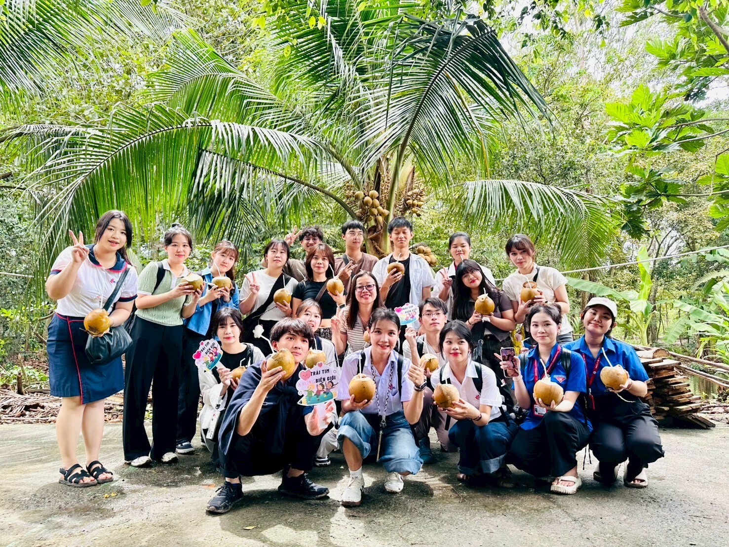 Associate Professor Trần Thị Lan of the Department of East Asian Languages and Literature Presents the Outcomes of the Faculty-Student Exchange Visit to Vietnam. 002Image