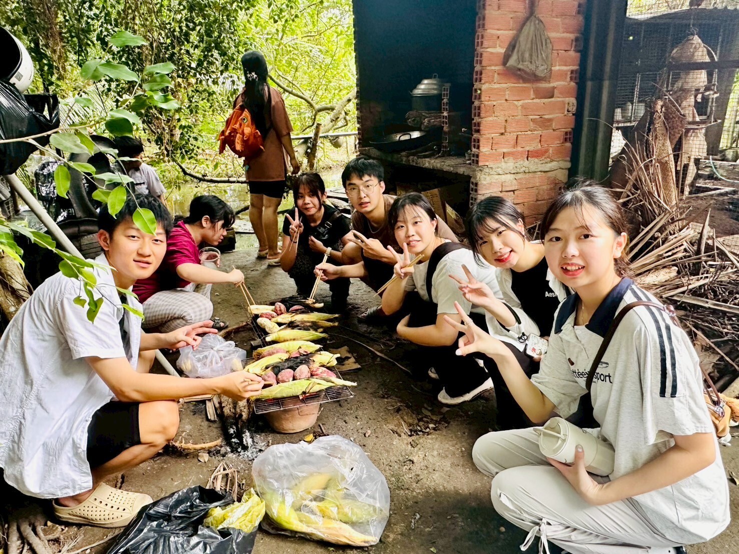 Associate Professor Trần Thị Lan of the Department of East Asian Languages and Literature Presents the Outcomes of the Faculty-Student Exchange Visit to Vietnam. 003Image