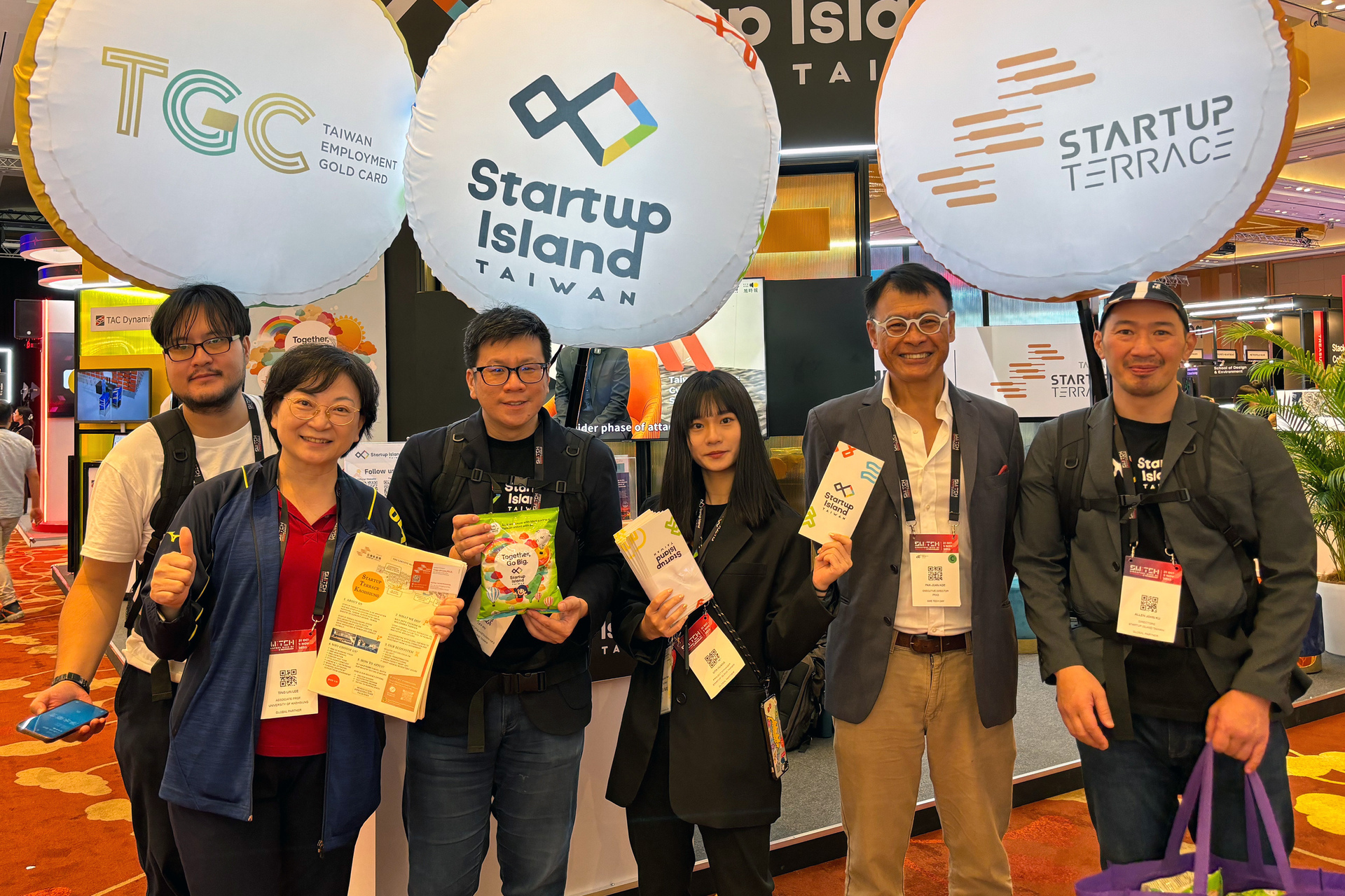 NUK EMBA Executive Director Li Ting-Lin(left 2) Leads Startup Terrace Kaohsiung companies to Participate in SWITCH in Singapore