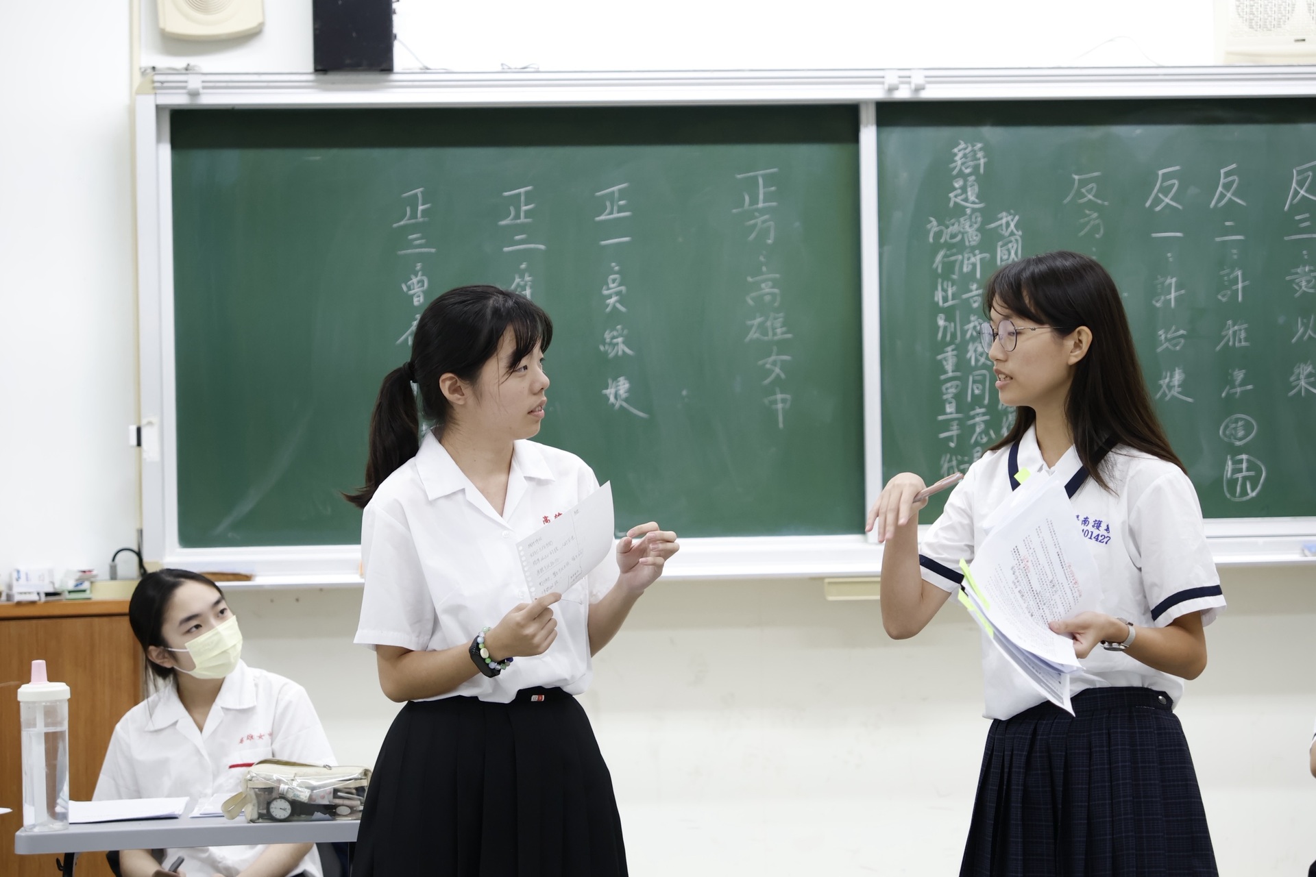 高雄大學法學院攜手衛生局辦高中職辯論賽001