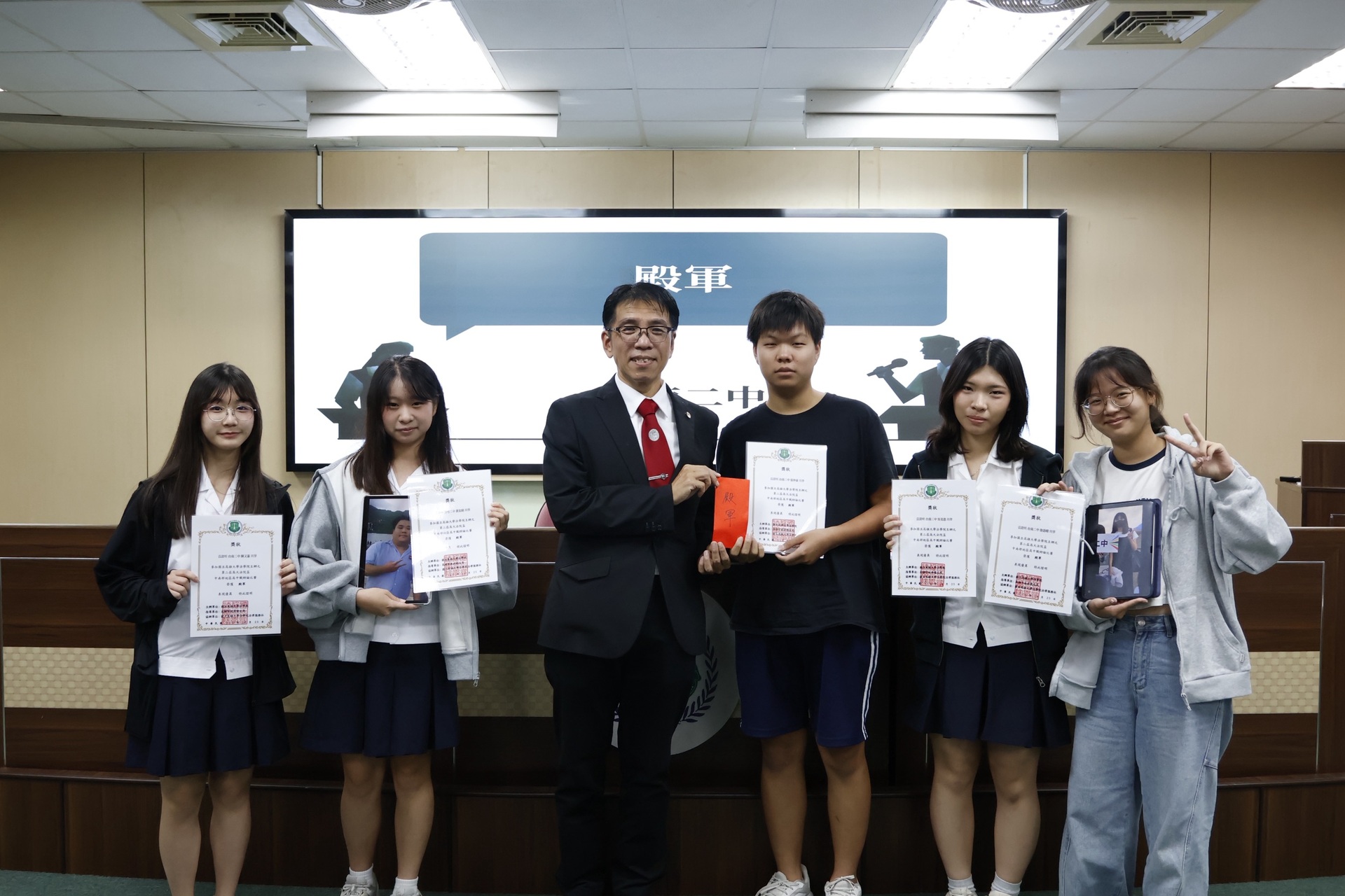高雄大學法學院攜手衛生局辦高中職辯論賽006