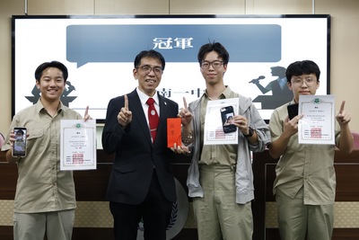 高雄大學法學院攜手衛生局辦高中職辯論賽