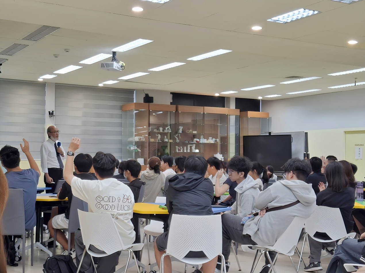 林從一教授主講「自我、人生、韌性」 從「超級快樂機器」思辨真實與幸福 003圖片