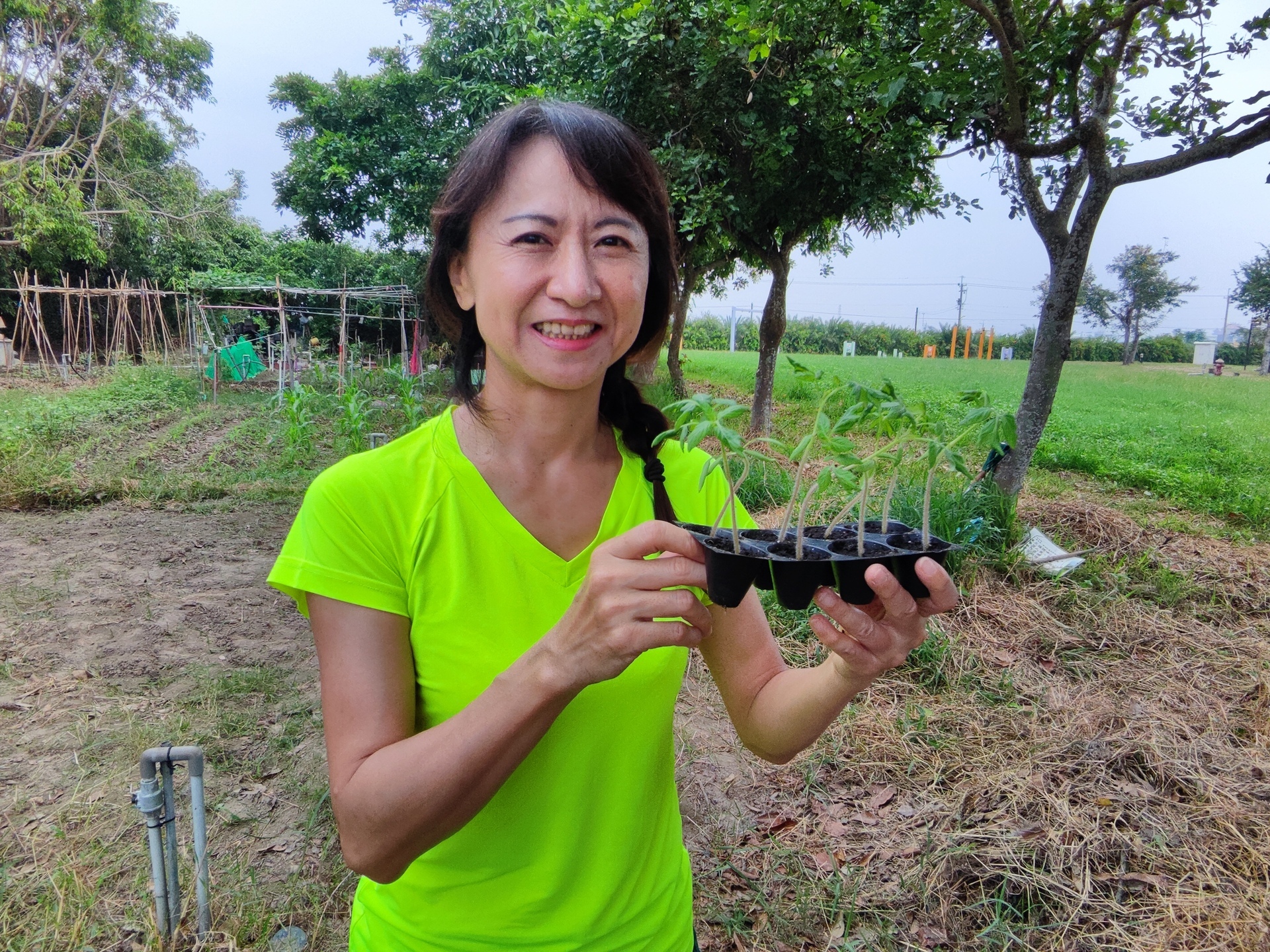 Associate Professor Shu-Tzu Chuang from the Department of Kinesiology, Health, and Leisure Studies offers a course, "Leisure Farm Operation and Management." 007