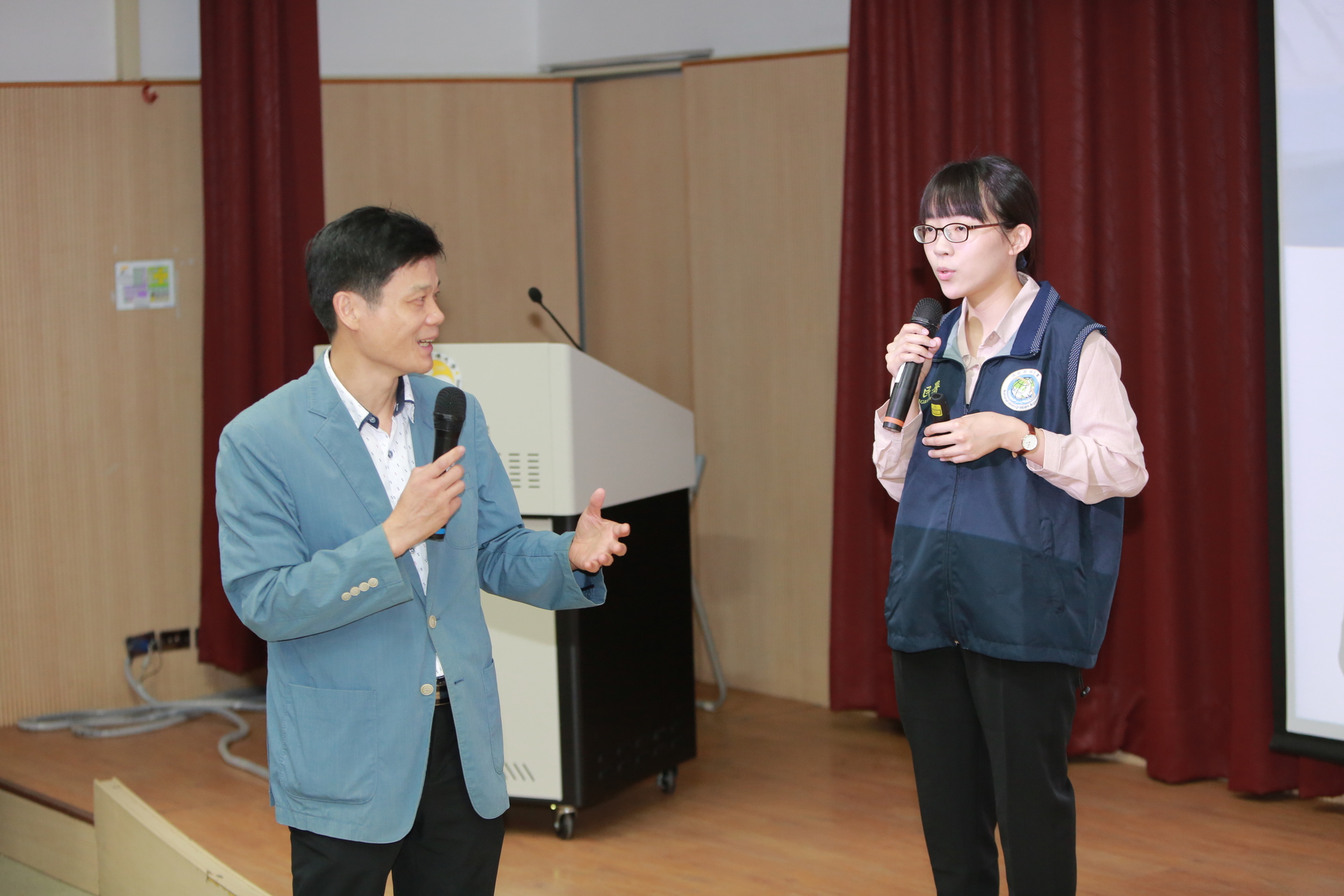 學姊（第3屆越南語組畢業生）、移民官許文馨分享值勤心得圖片