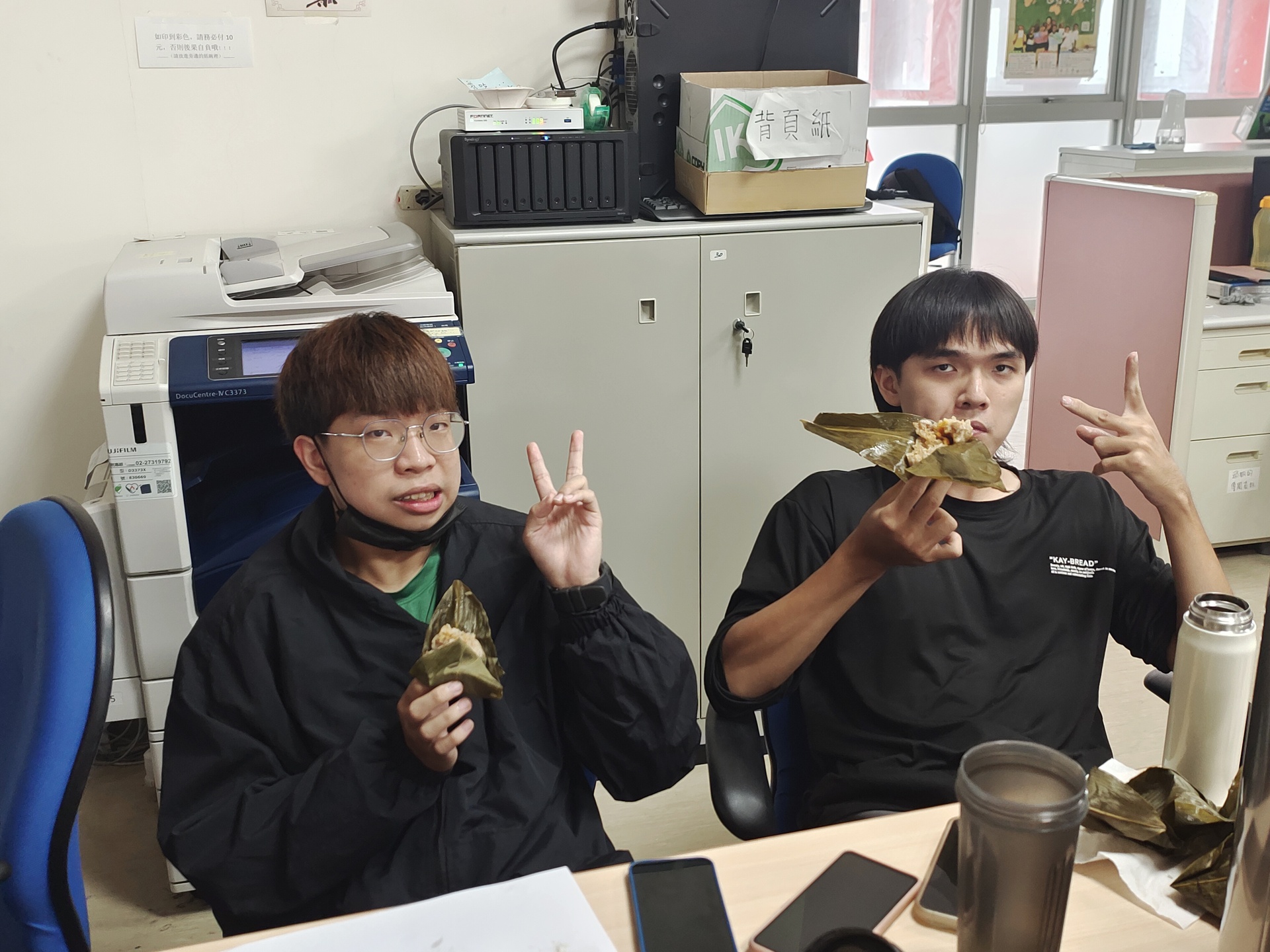 The Office of International Affairs of NUK prepared delicious meat (and vegetarian) rice dumplings for oversea students. 002