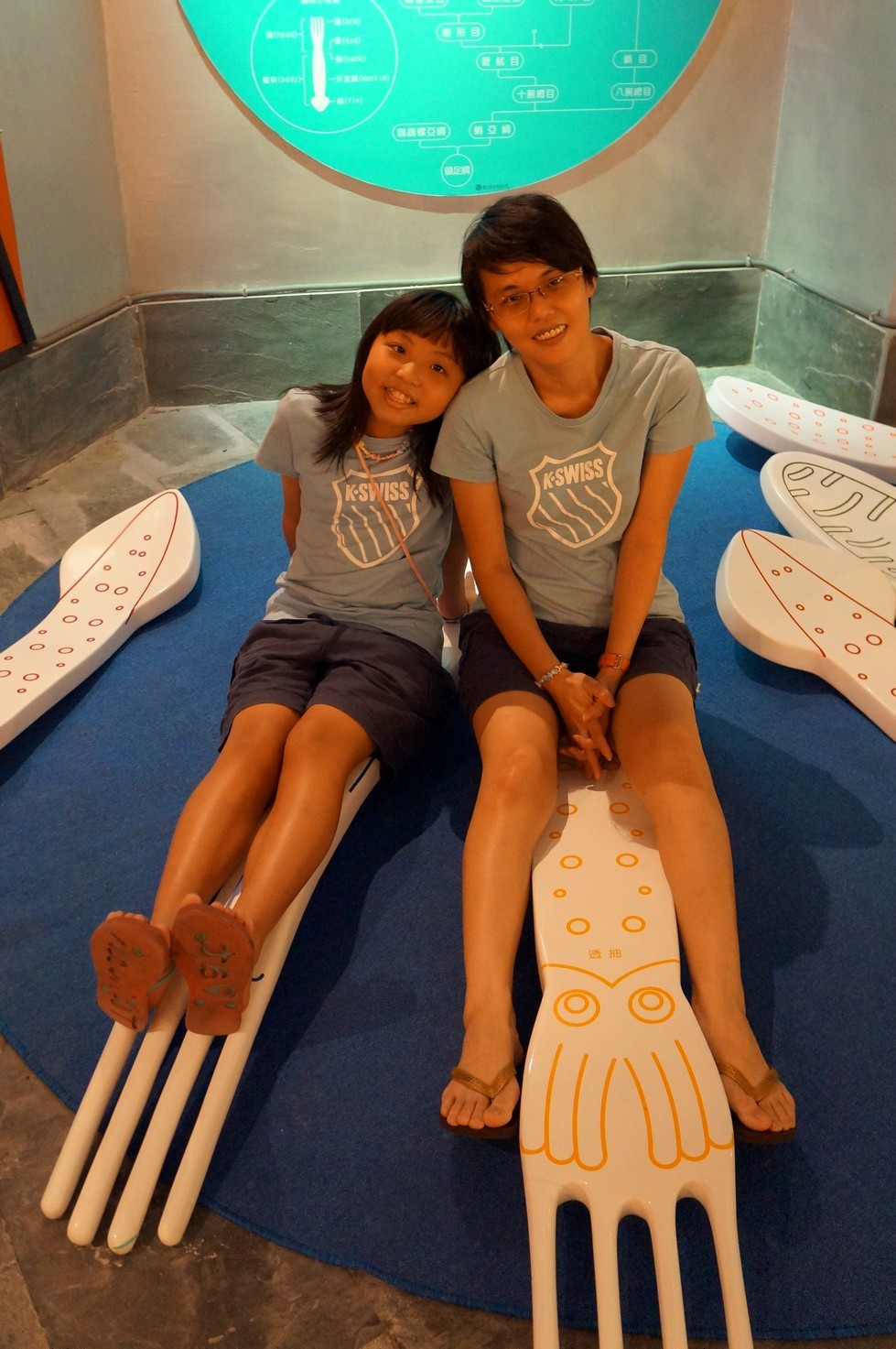 蔡怡純老師與家人圖片