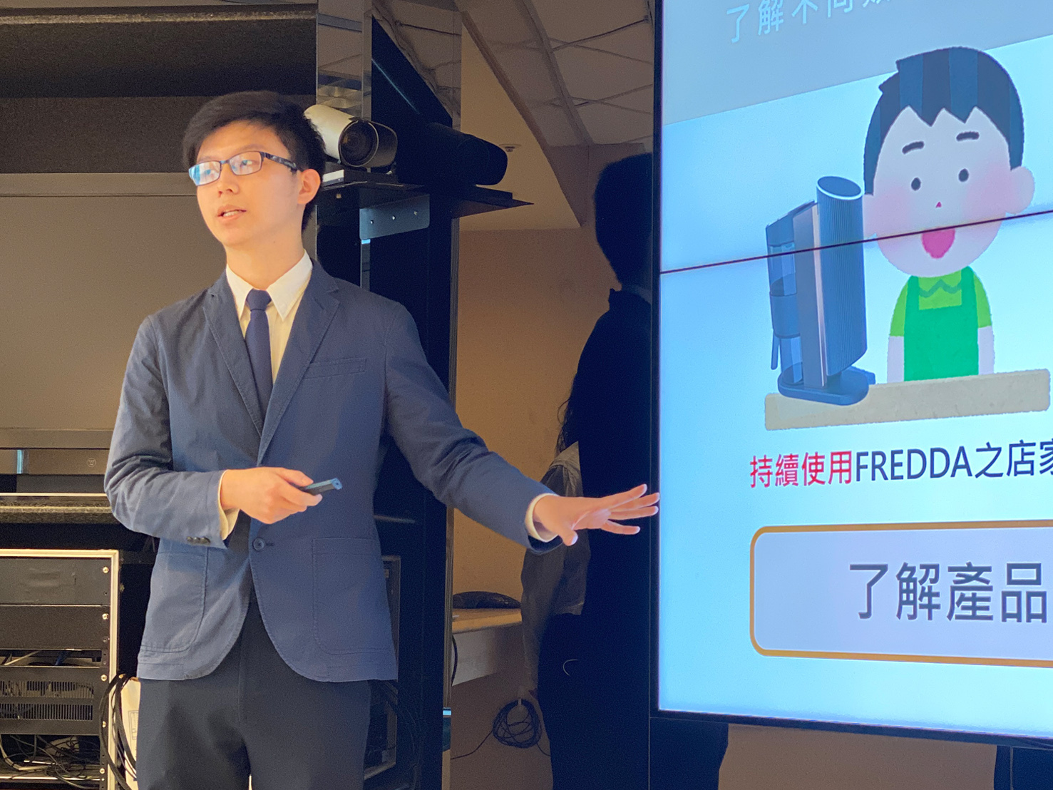 資管系副教授林杏子指導學生參與競賽獲得金獎02