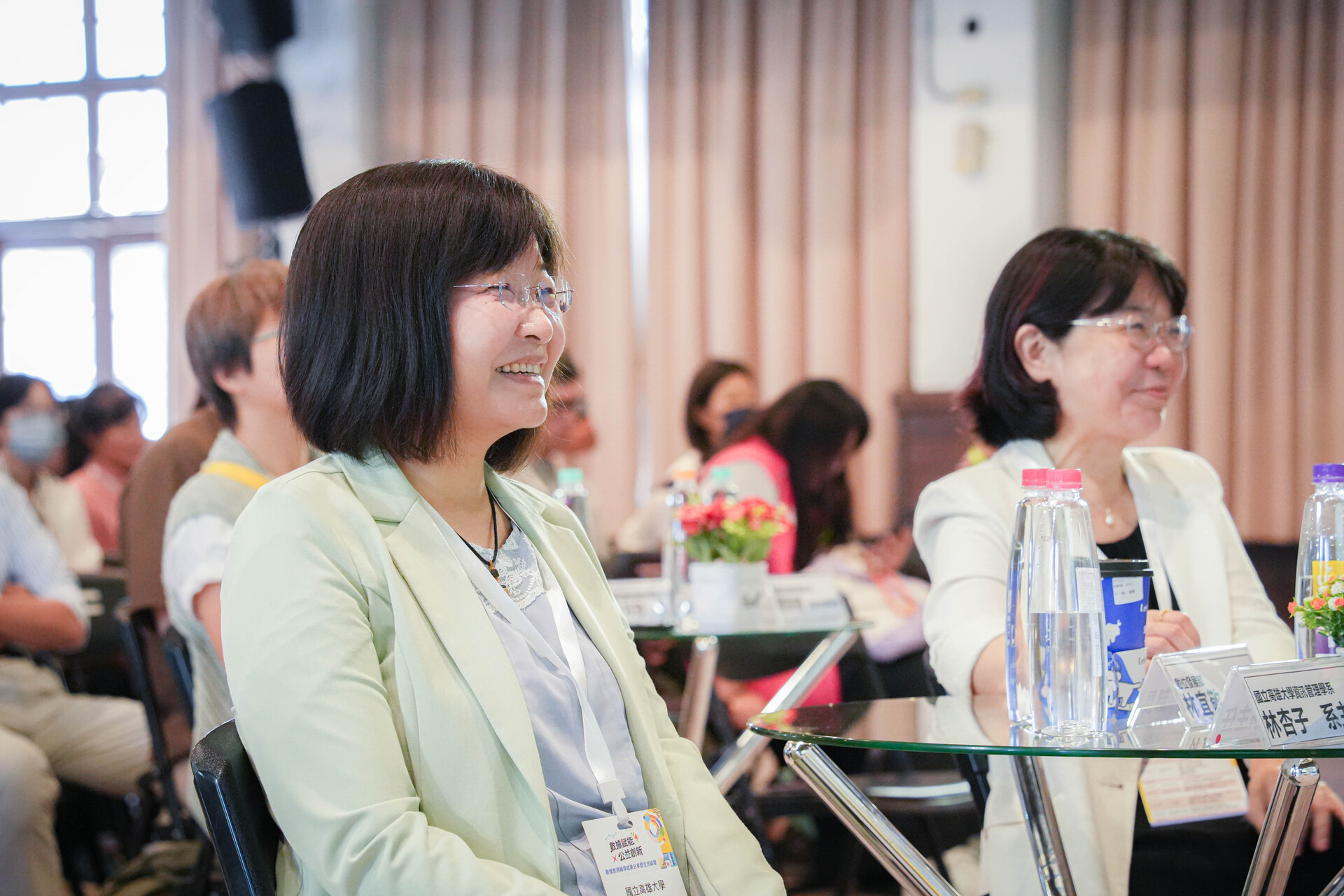 國立高雄大學資訊管理學系主任林杏子於數位發展部「數據賦能 公益創新」成果分享暨交流論壇分享數據應用輔導經驗，將大學課堂的「資料設計思考」帶進真實場域003