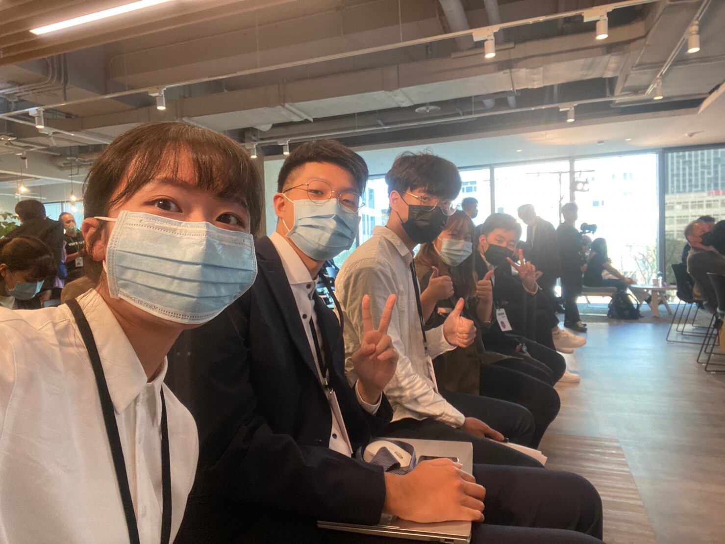 高大學生團隊成員彭郁庭、鄭芃予、蔡仁碩、詹雅惠、方皓霆參與「LINE FRESH」校園競賽03