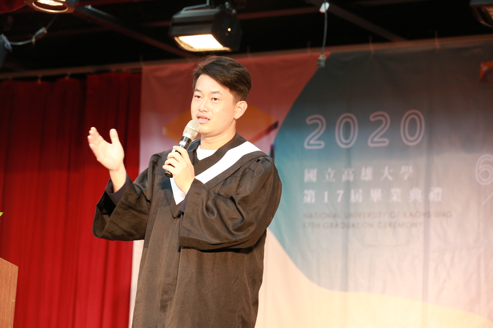 立法委員陳柏惟以（資管系）畢業校友身分，受邀回系上為學弟妹打氣勉勵