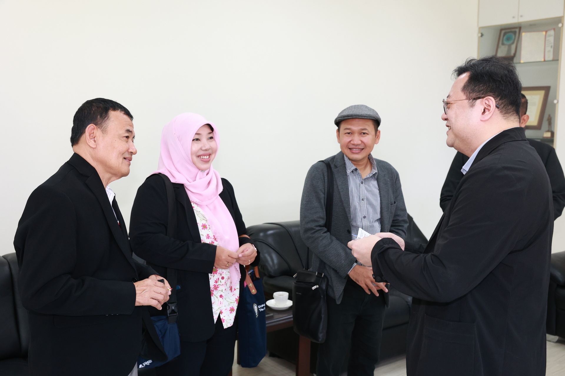 NUK and UNDIP Sign MoU to Launch Opportunities for Academic Research, Faculty and Student Exchange, and Industry-Academia Collaboration 010Image