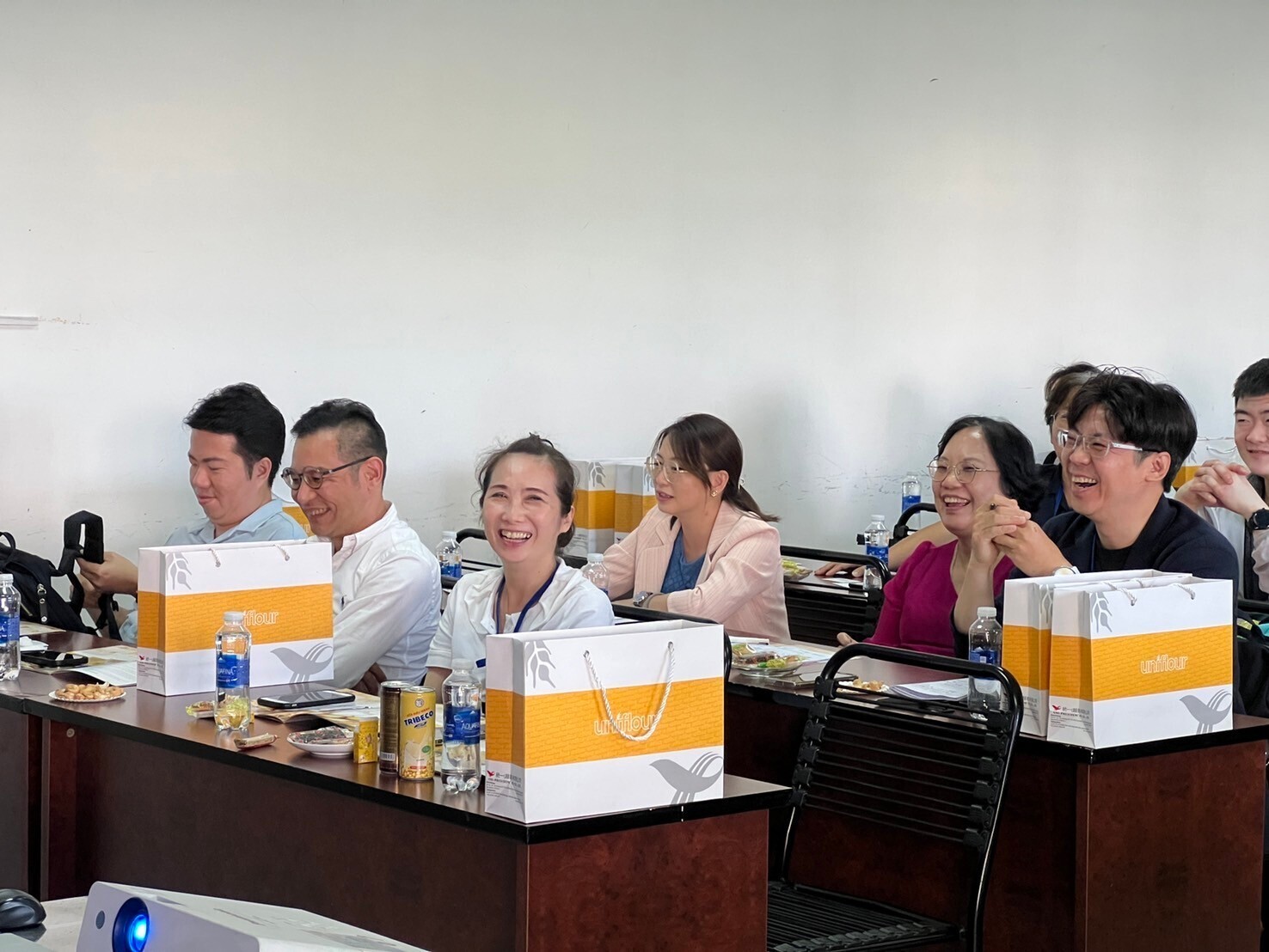 National University of Kaohsiung EMBA faculty and students visit multiple Taiwanese enterprises in Vietnam.05Image