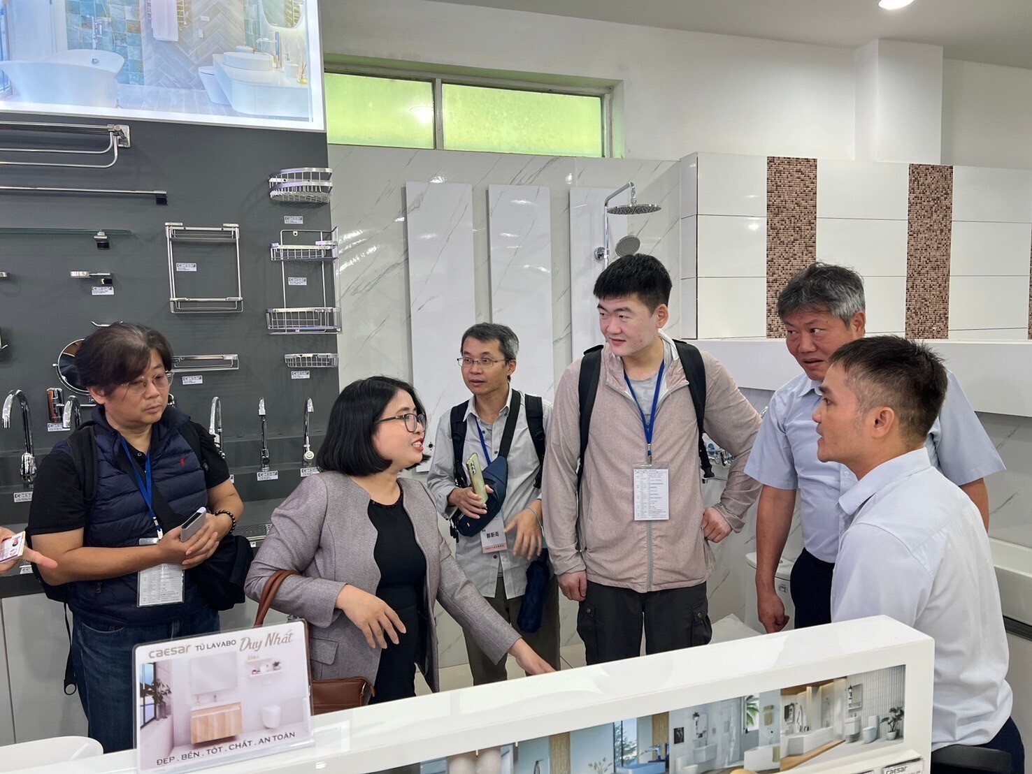 National University of Kaohsiung EMBA faculty and students visit multiple Taiwanese enterprises in Vietnam.10Image