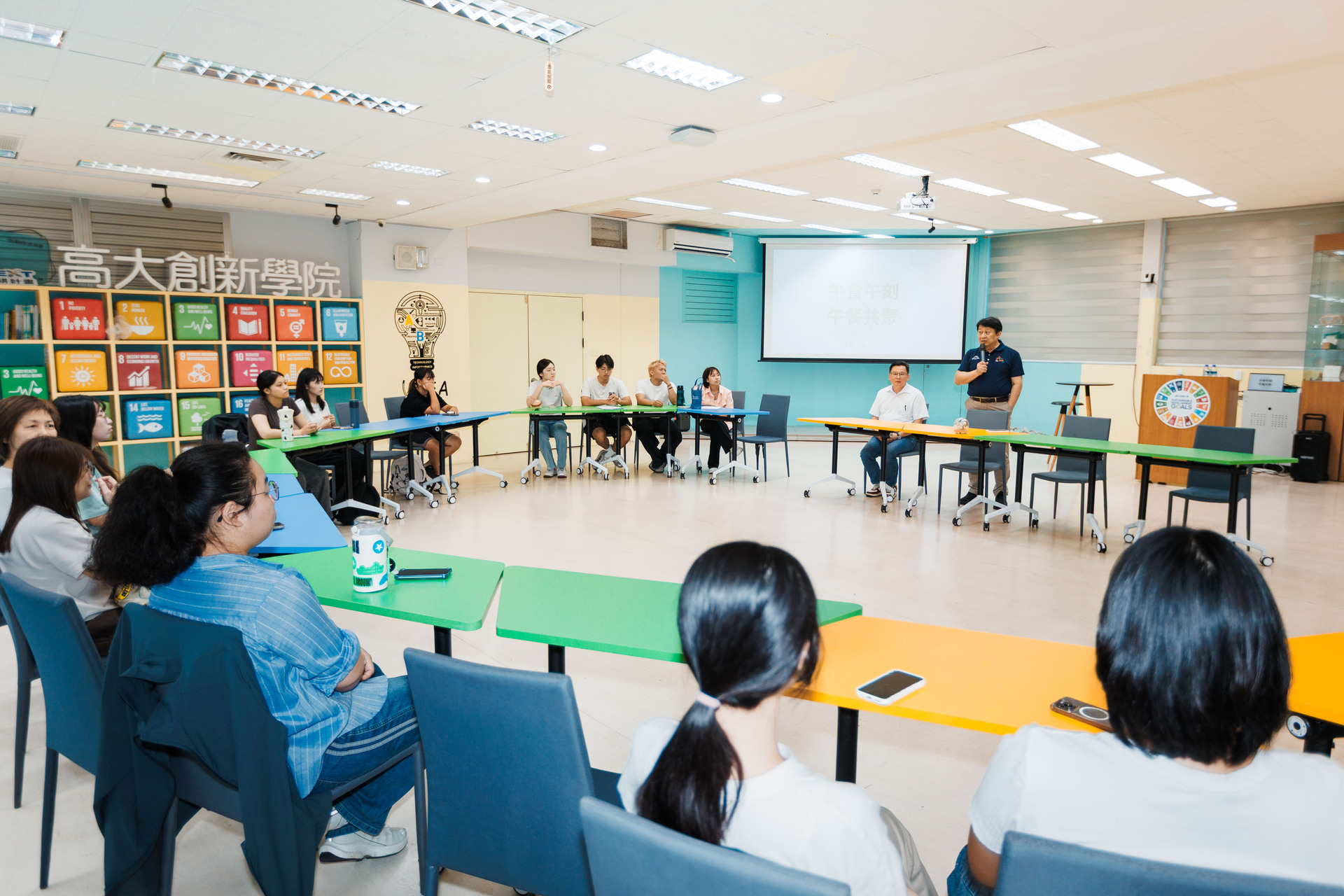 校長陳啓仁與原民生午餐交流004