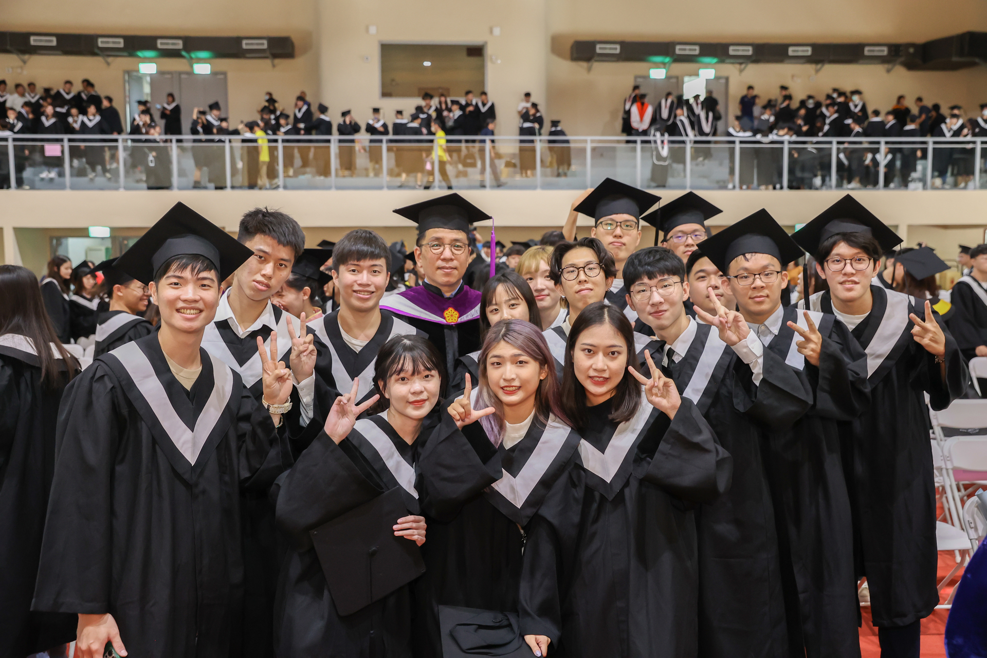 NUK's 20th Graduation Ceremony 003 (Photography: Zhong Changyu, a 113th grade student in the Department of Law)