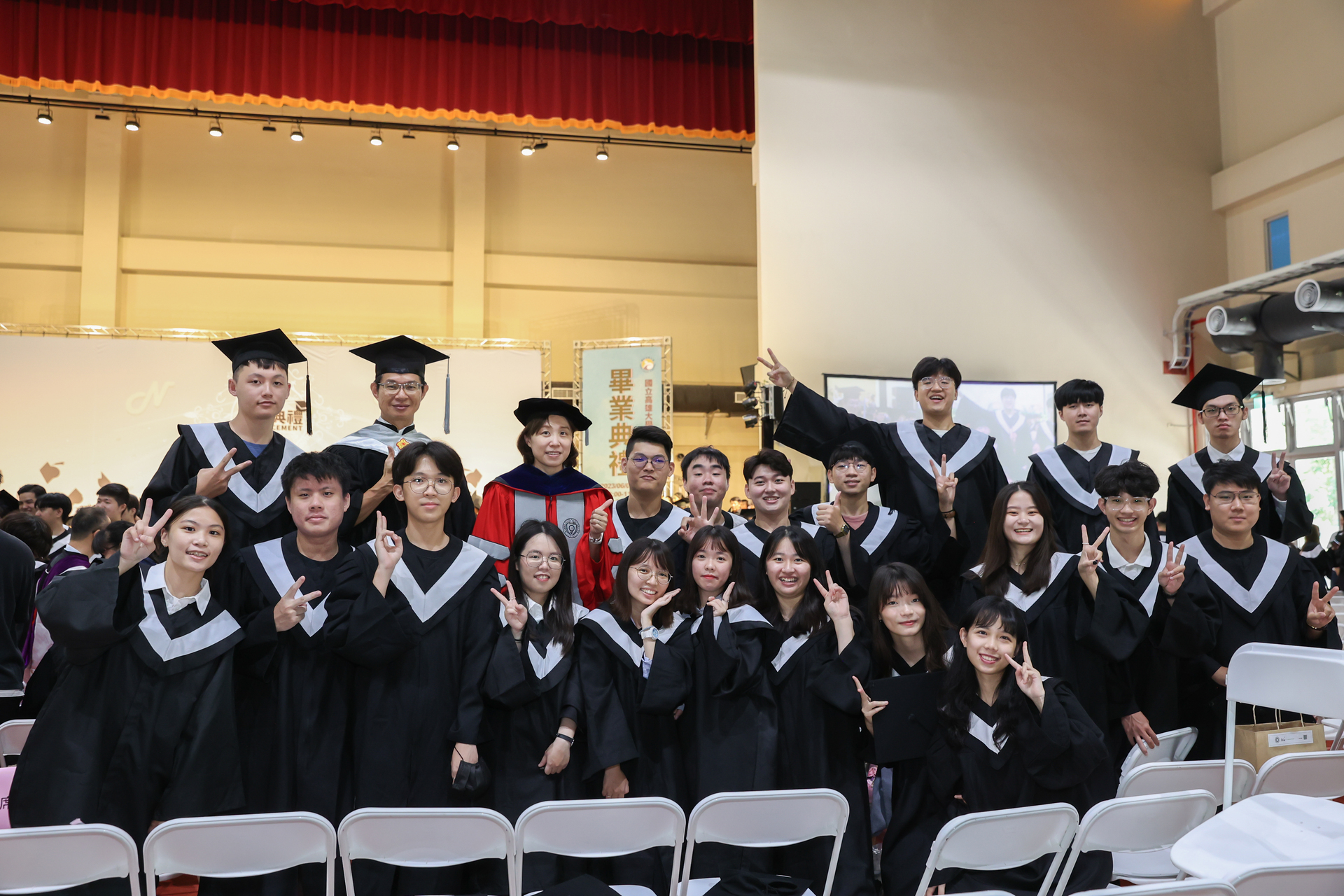 NUK's 20th Graduation Ceremony 005 (Photography: Zhong Changyu, a 113th grade student in the Department of Law)