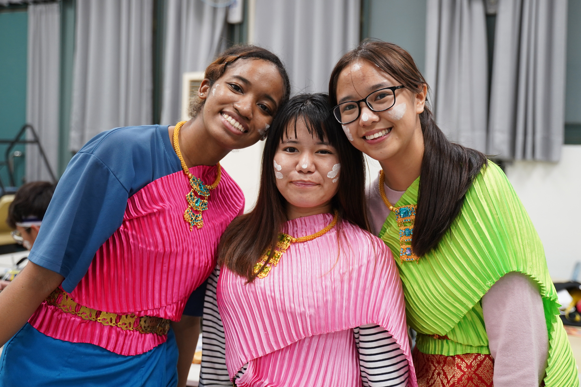 高雄大學學生社團「新住民子女社」舉辦泰國新年「宋干節（Songkran）」慶祝活動，邀慶師生同樂。