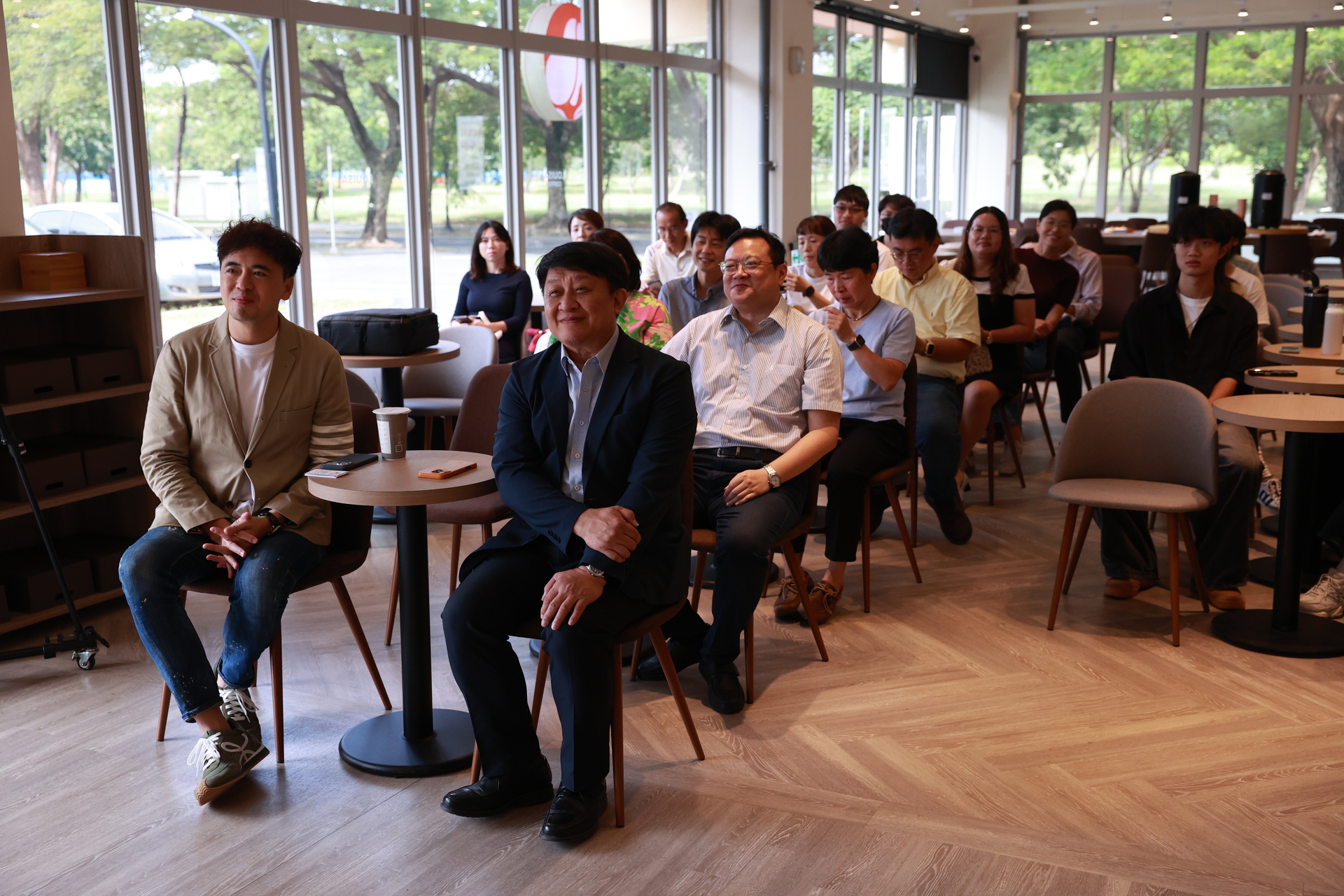 路易莎咖啡高雄大學門市開幕,香氣瀰漫生態湖畔005圖片