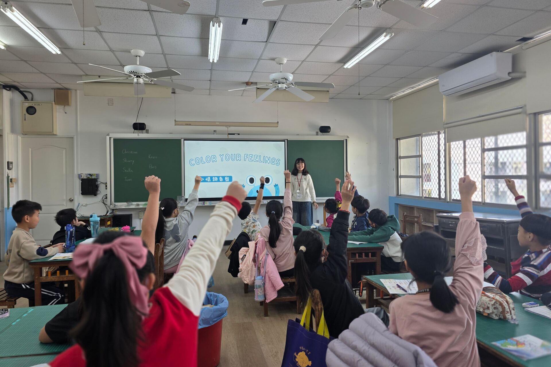 高大西語系攜手高中生 前進教育優先區舉辦雙語冬令營 結合AI識讀與藍曬手作點亮偏鄉 002圖片