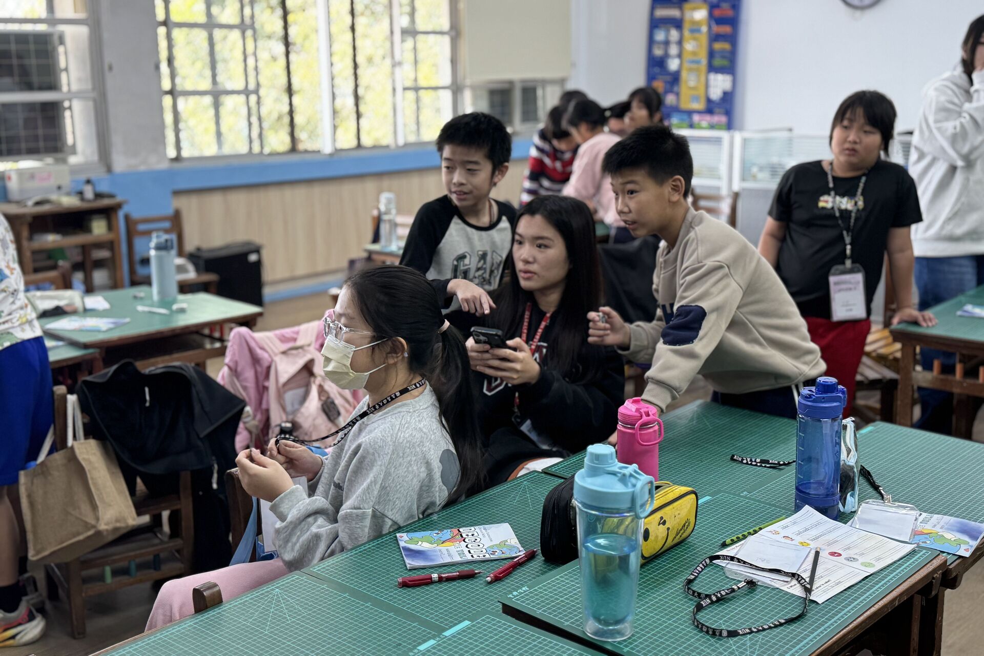 高大西語系攜手高中生 前進教育優先區舉辦雙語冬令營 結合AI識讀與藍曬手作點亮偏鄉 007圖片