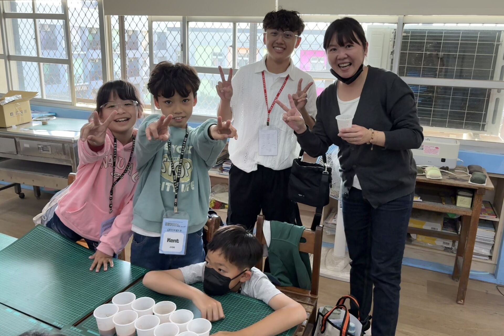 高大西語系攜手高中生 前進教育優先區舉辦雙語冬令營 結合AI識讀與藍曬手作點亮偏鄉 016圖片