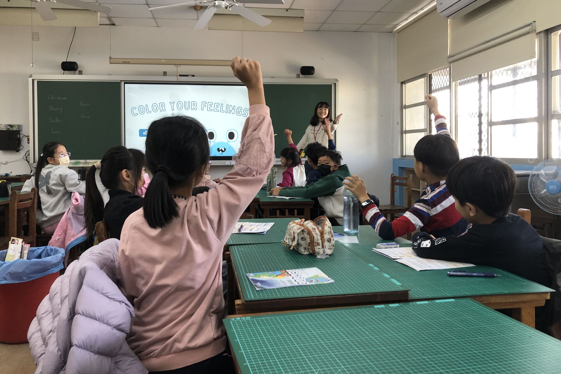 高大西語系攜手高中生 前進教育優先區舉辦雙語冬令營 結合AI識讀與藍曬手作點亮偏鄉 019圖片