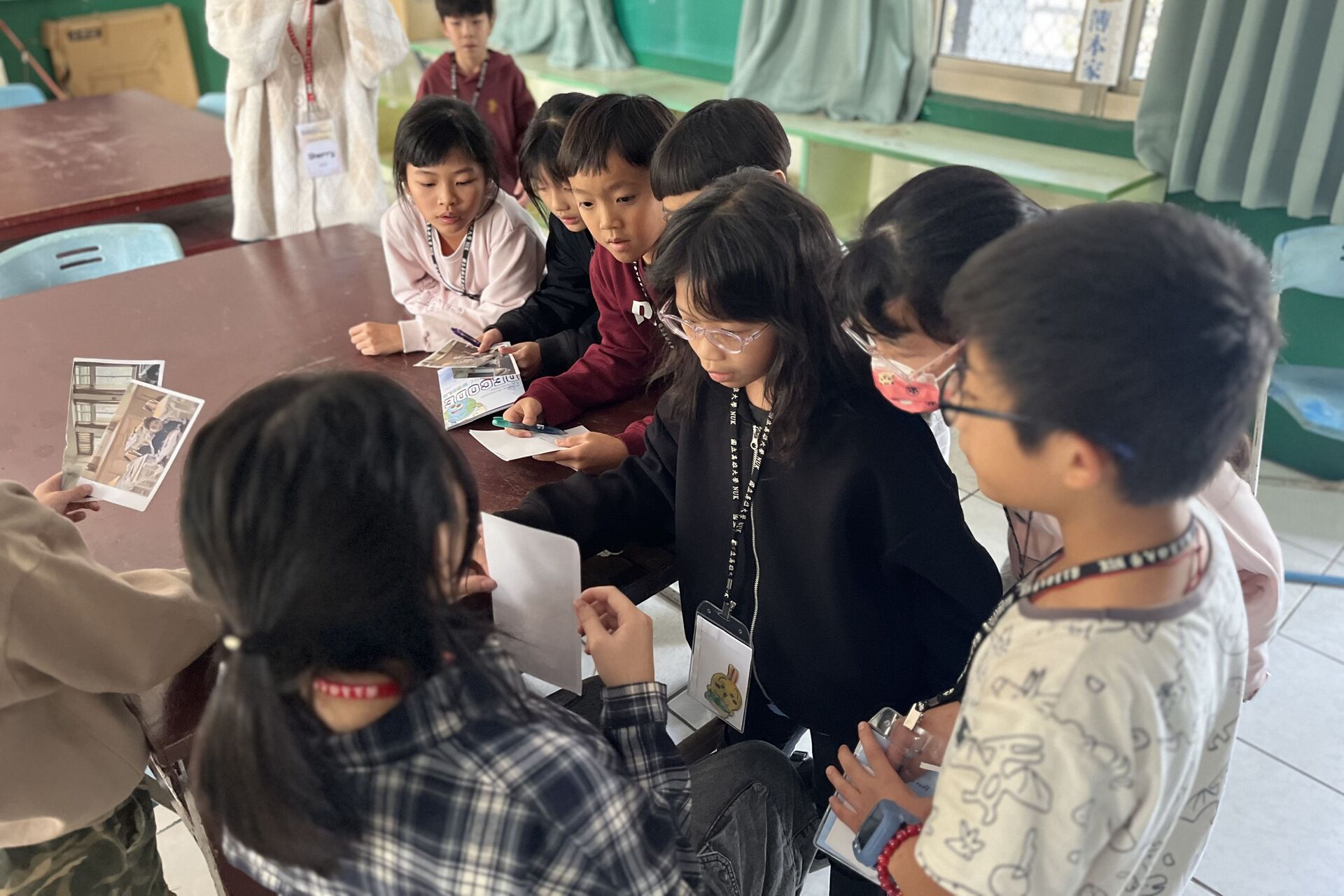 高大西語系攜手高中生 前進教育優先區舉辦雙語冬令營 結合AI識讀與藍曬手作點亮偏鄉 020圖片