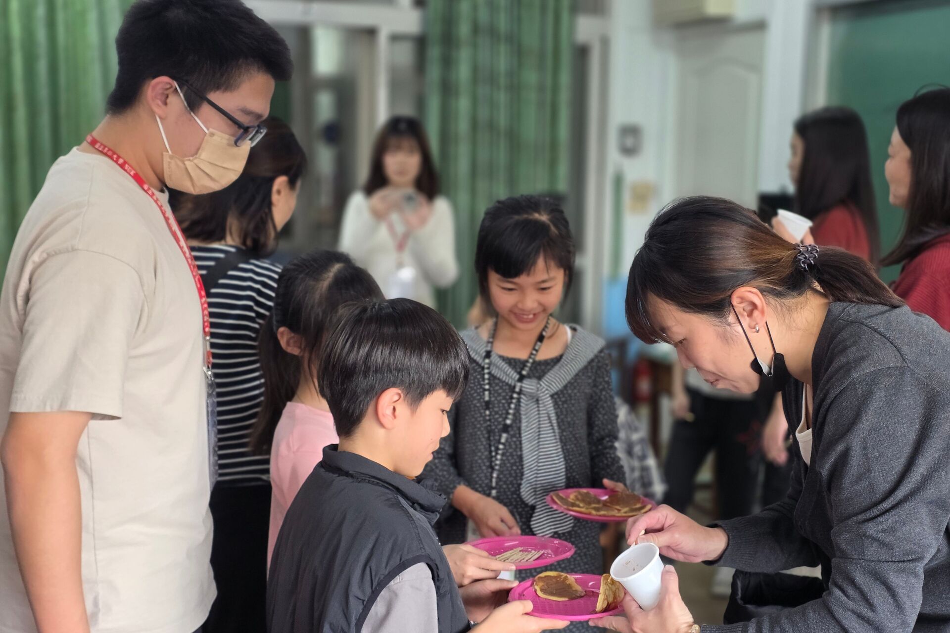 高大西語系攜手高中生 前進教育優先區舉辦雙語冬令營 結合AI識讀與藍曬手作點亮偏鄉 021圖片