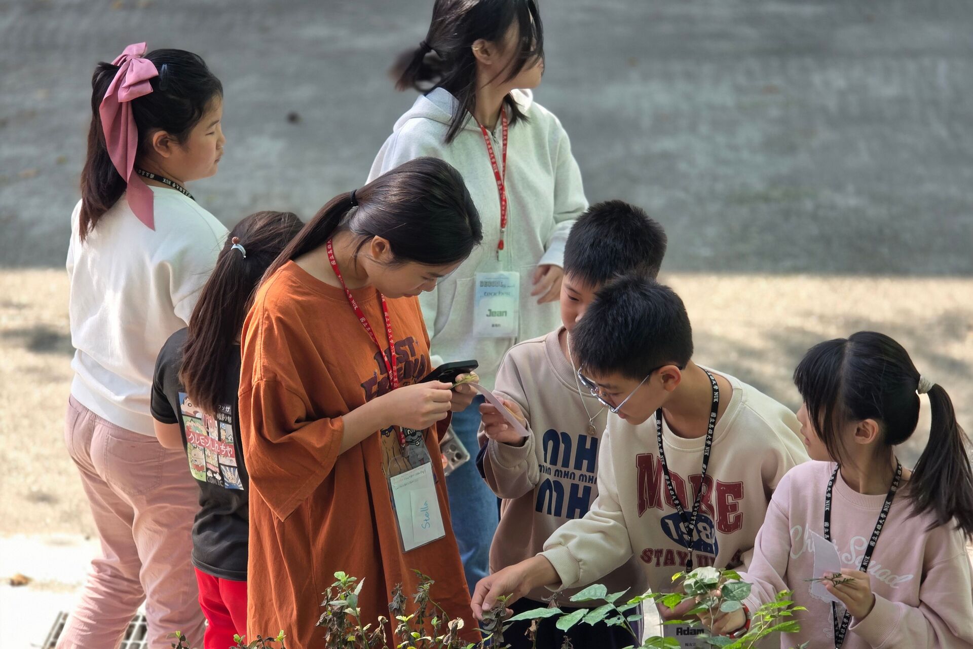 高大西語系攜手高中生 前進教育優先區舉辦雙語冬令營 結合AI識讀與藍曬手作點亮偏鄉 022圖片