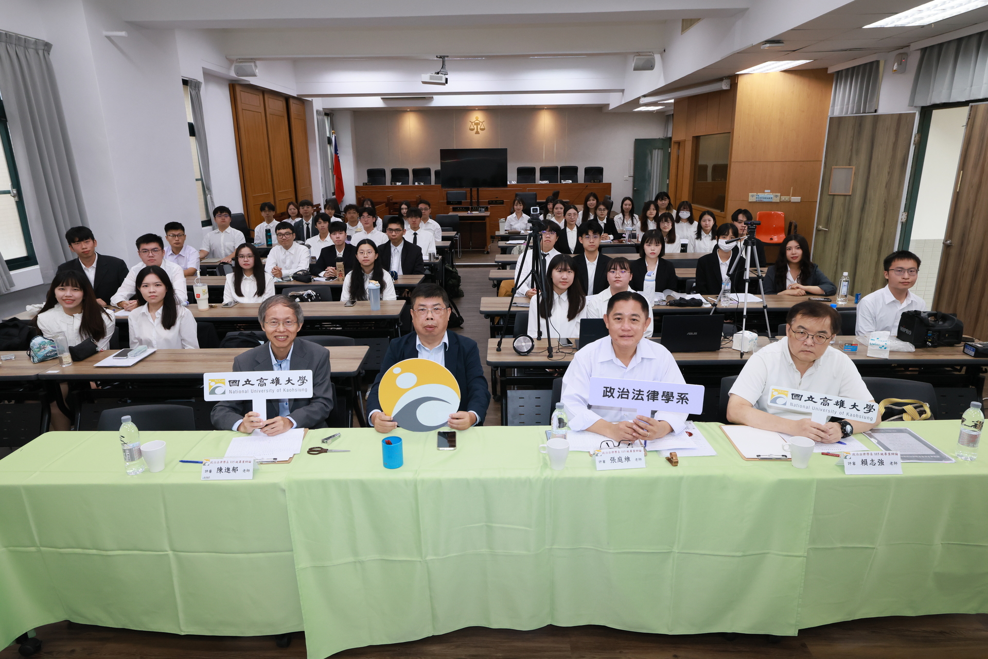 政治法律學系「職場權責與專業倫理」課程5日舉辦畢業辯論活動002