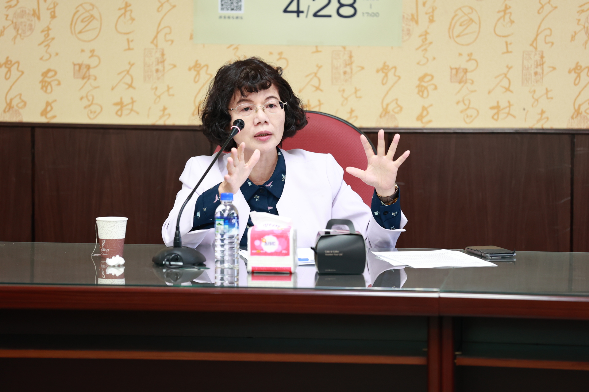 高大校長陳月端偕同主管與管理學院教師交流座談8