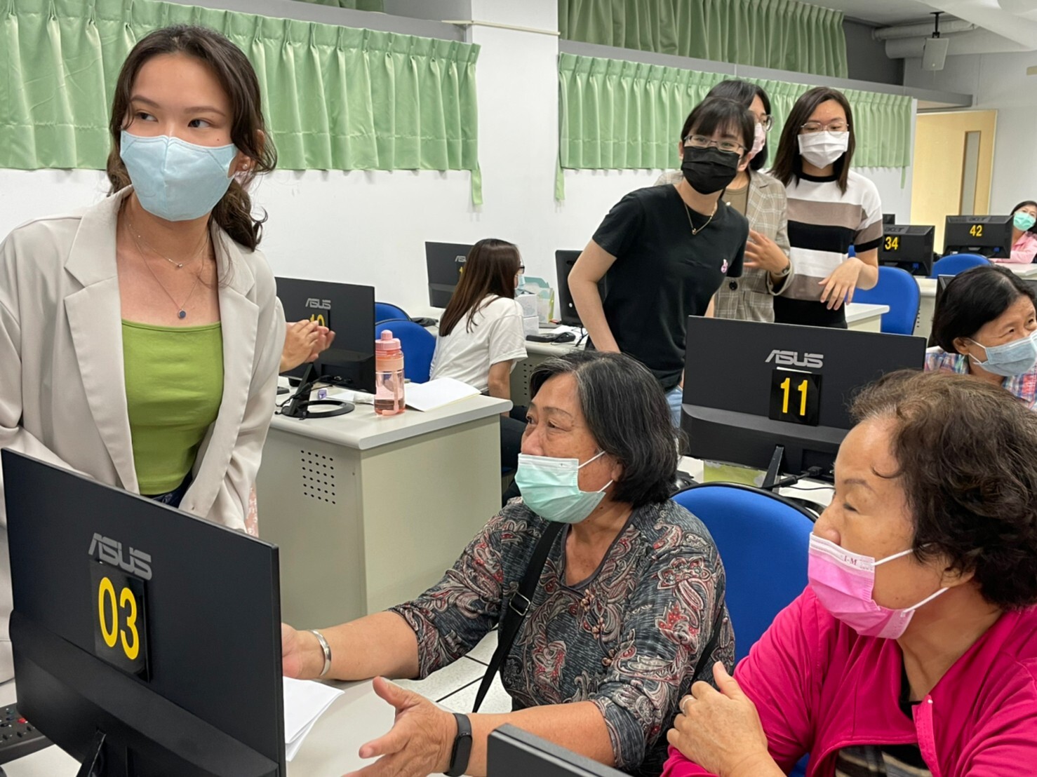 西語系特色課程 文學與電影導讀《雨中的貓》上課04圖片