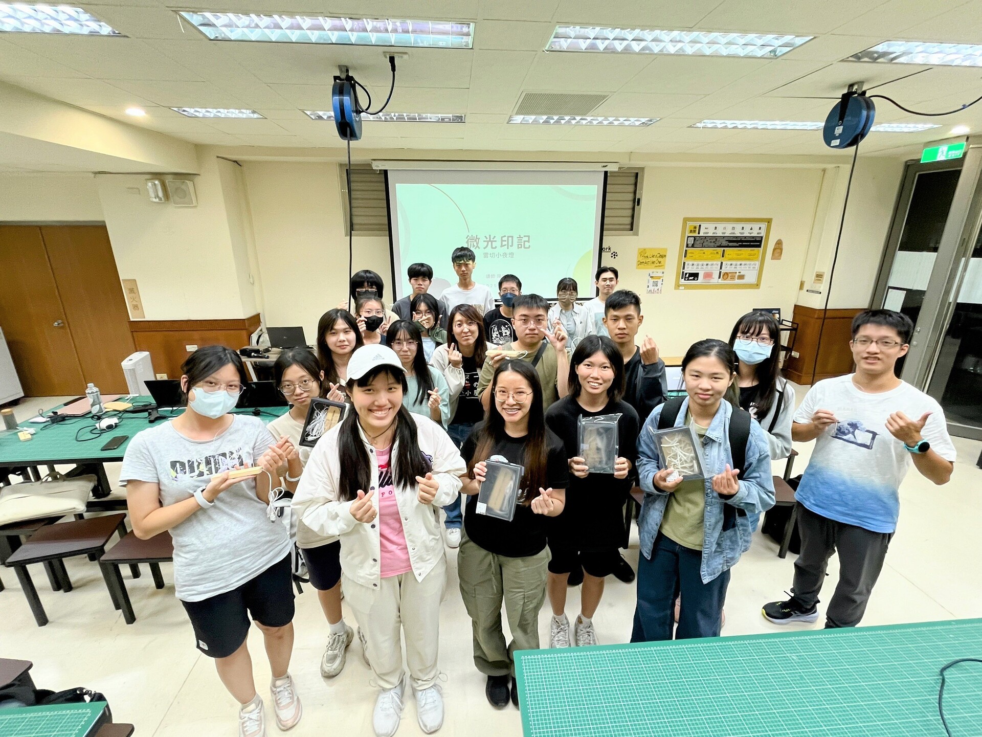 【大學入門】探索課程「成為創客玩家:微光印記・雷切小夜燈」002圖片