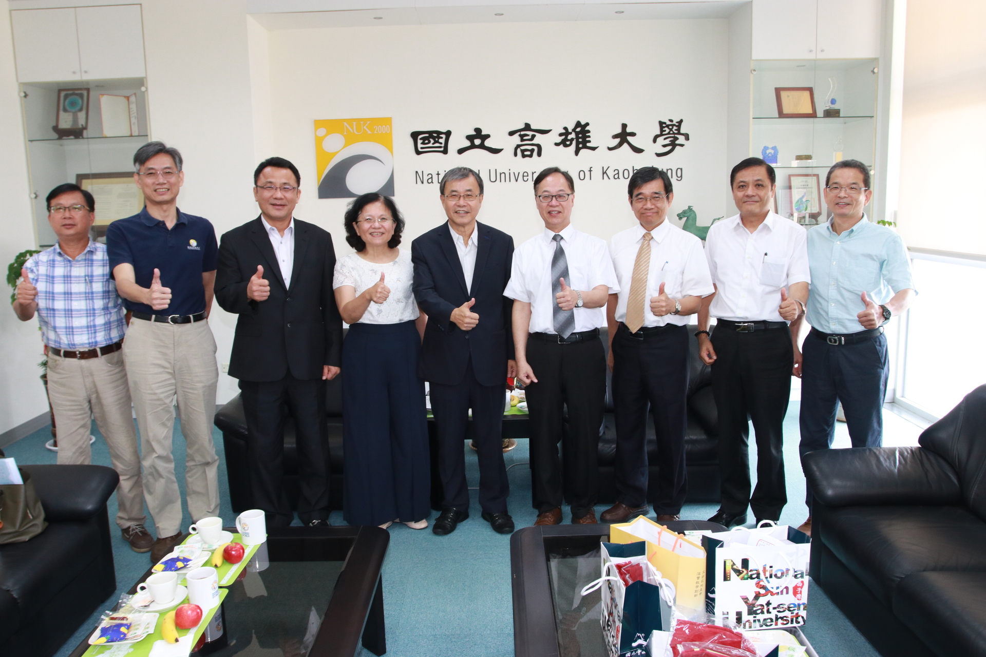 108年04月11日中山大學校長鄭英耀到校拜會本校校長王學亮圖片