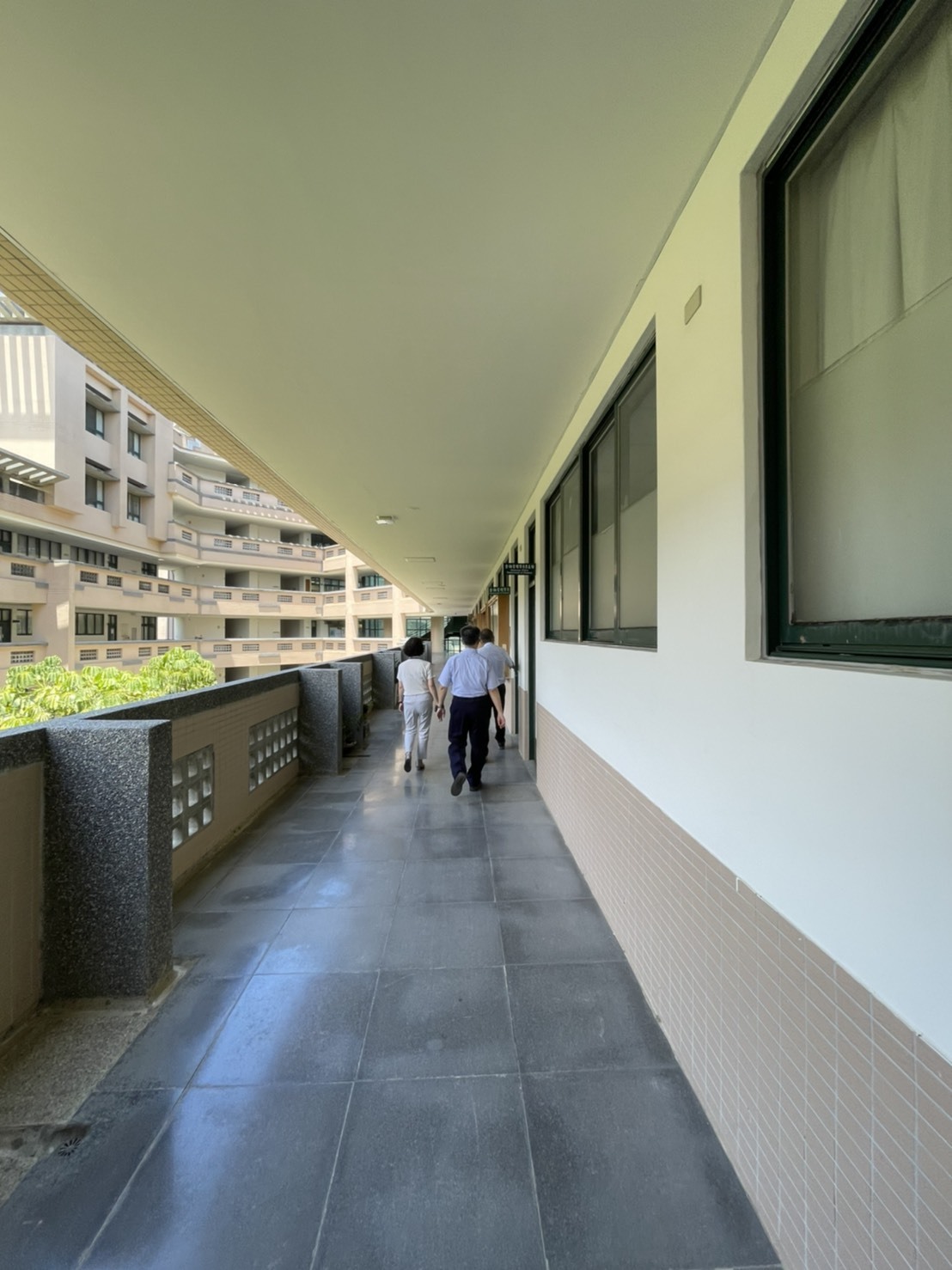 校長陳月端巡視校園防疫措施 01
